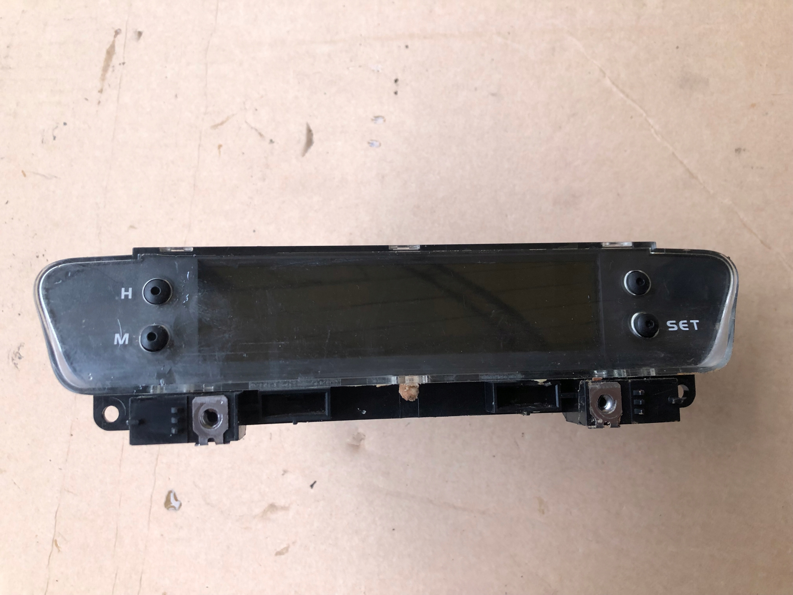 WYŚWIETLACZ EKRAN MITSUBISHI COLT CZ30 MR587777