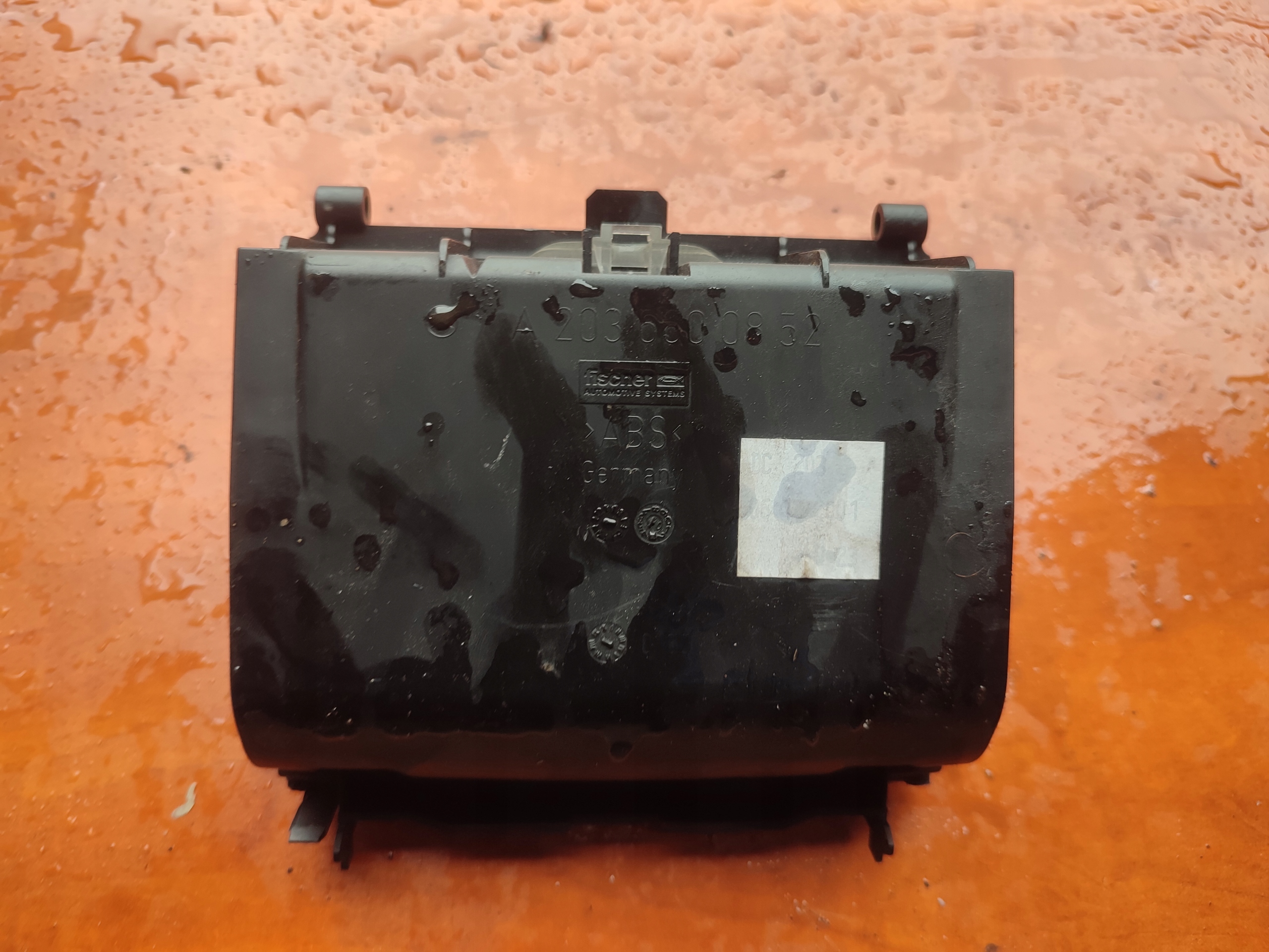 Cendrier Mercedes-Benz W203 A2036800852