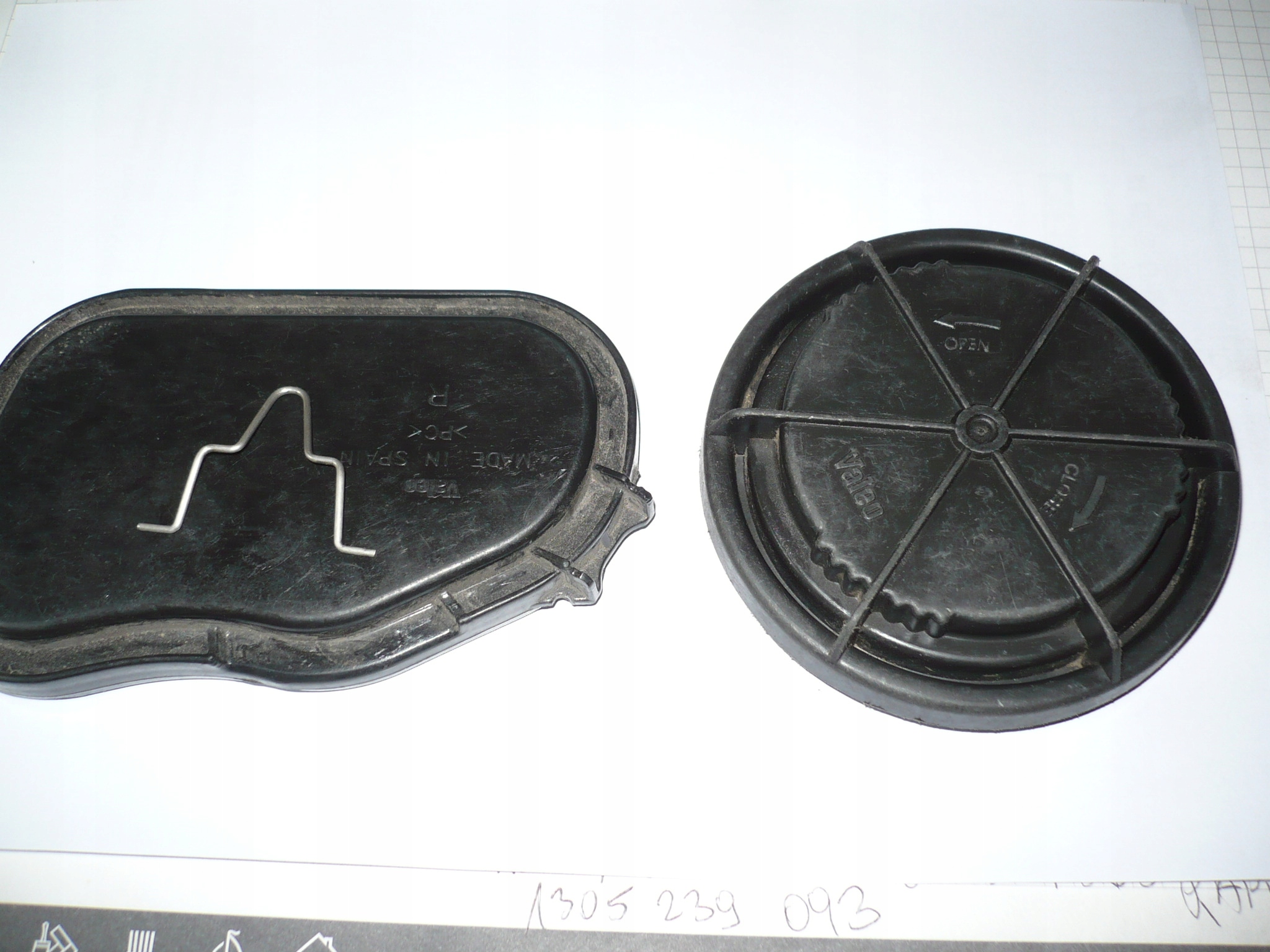 2X OPEL CORSA D ZAŚLEPKA DEKIELEK REFLEKTORA + zapięcie prawy oryginał