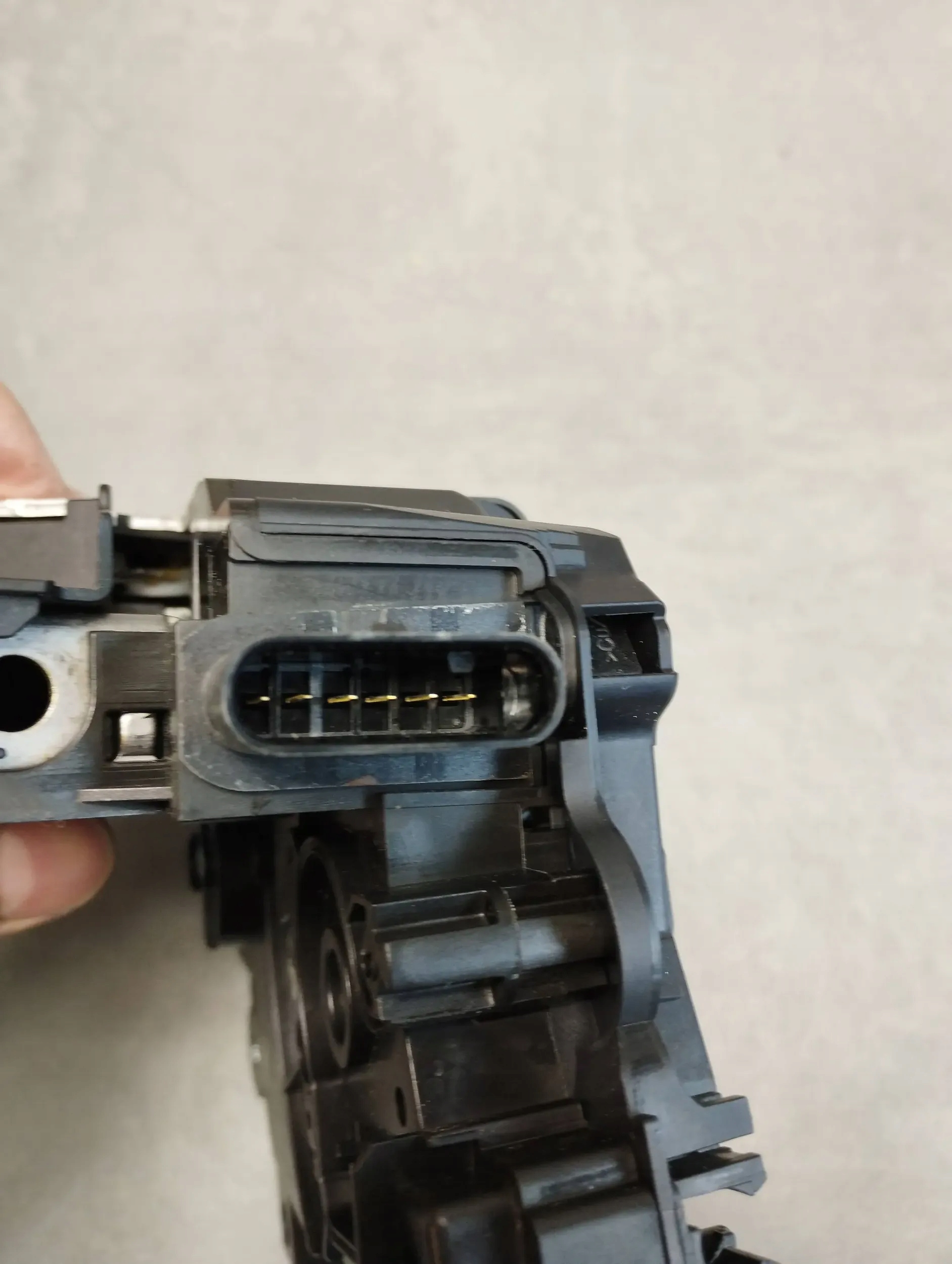 BMW X5 F15 lock left front KEYLESS 7281947 UK
