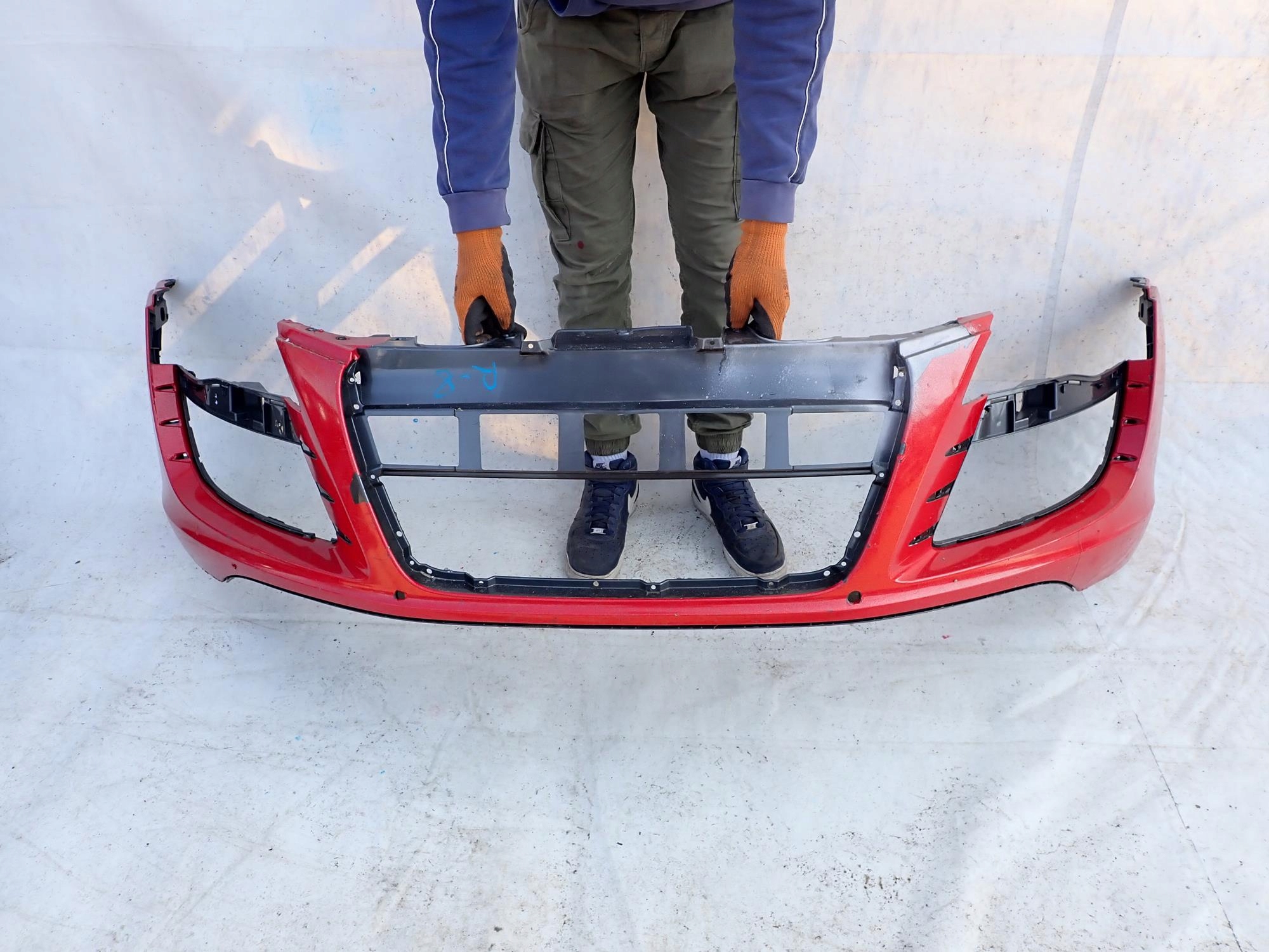 AUDI R8 420 06- bumper front front PDC