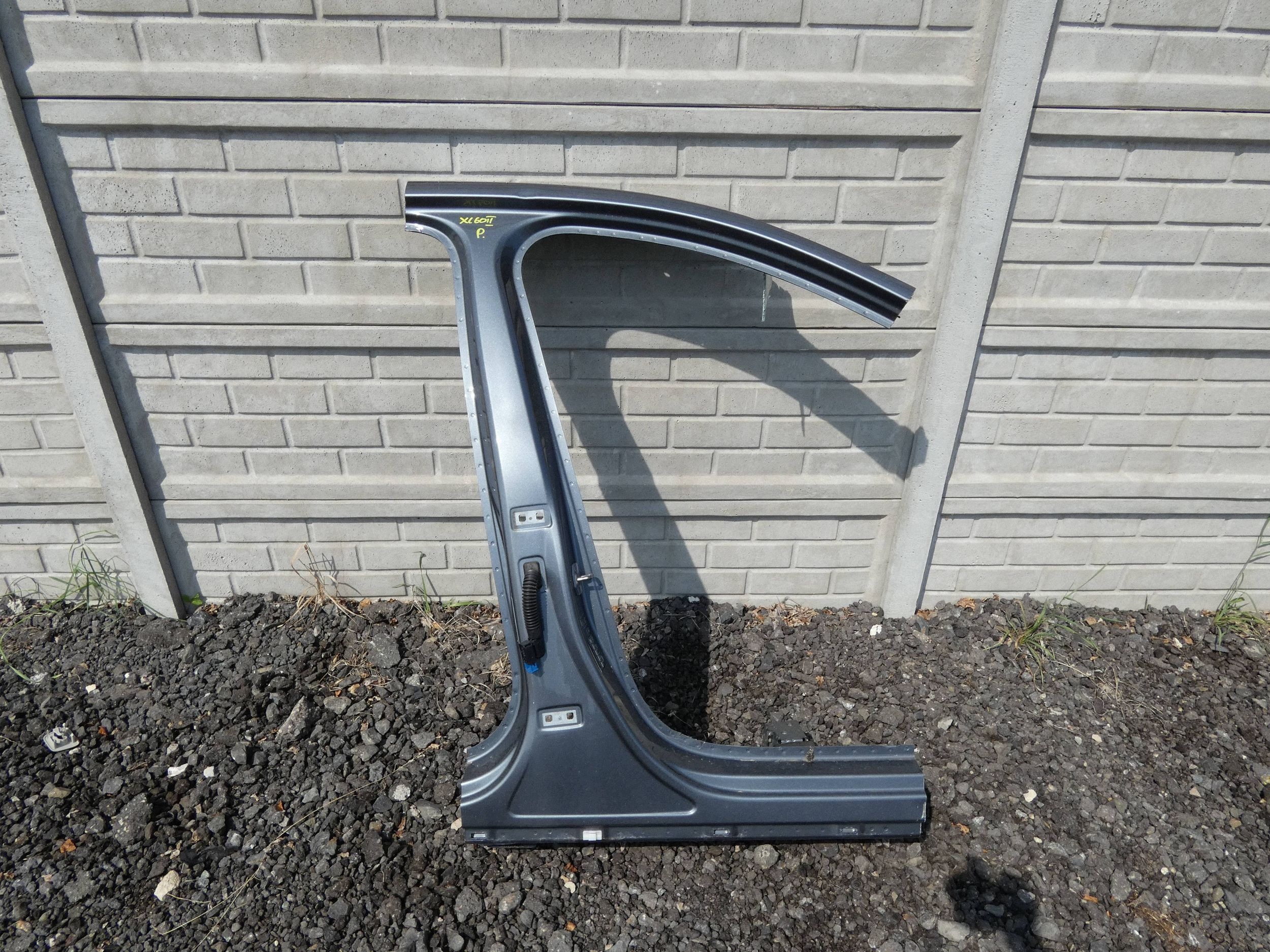 VOLVO XC60 II pillar central quarter right