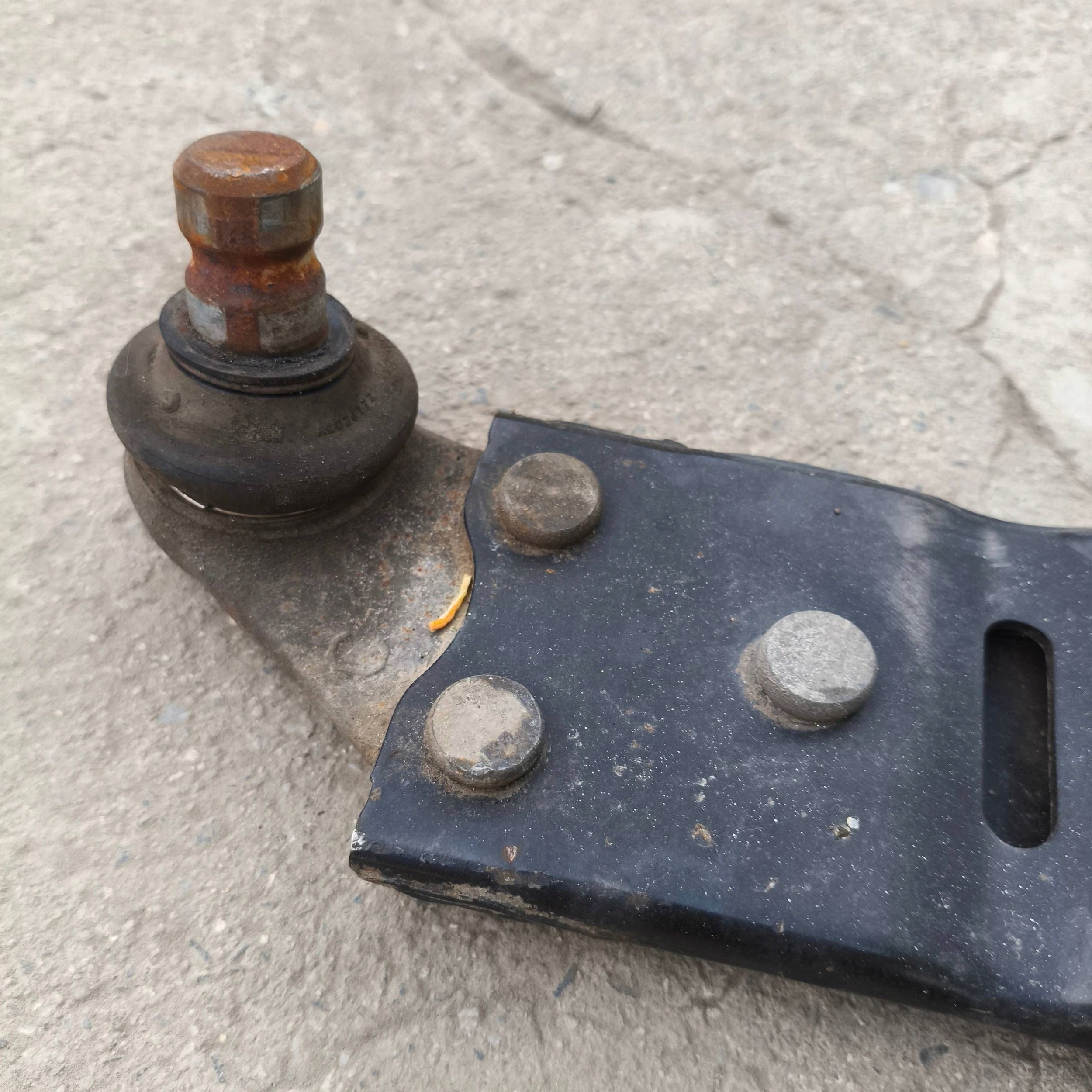 Ford Kuga MK2 II Querlenker vorne unterer links