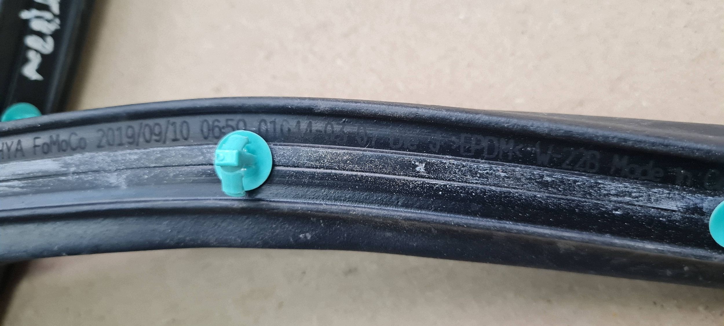 Ford Edge II 2020 gasket inner door left left rear part DEK3DGAHYA