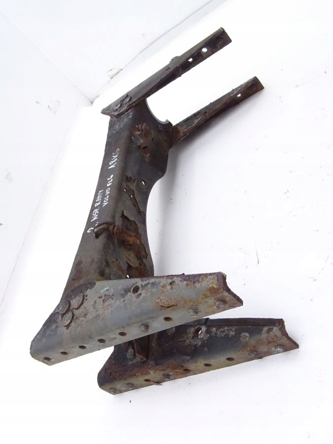 VOLVO FL6 00 06 BELKA WSPORNIK RAMY 22 5 Car type Trucks