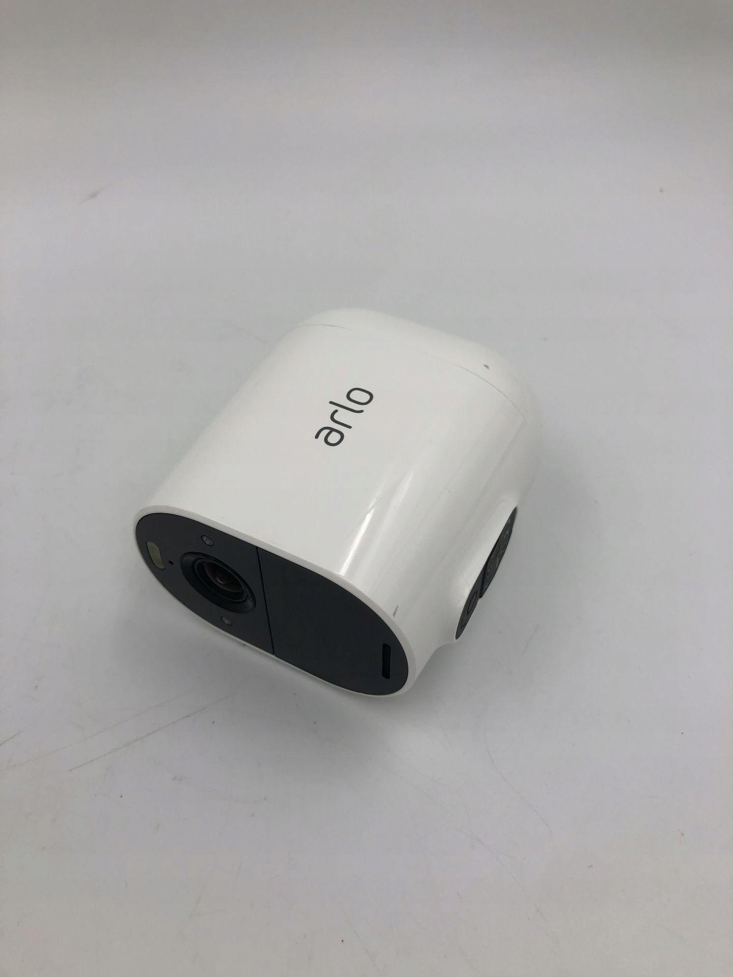 Kamera kompaktowa (box) IP Arlo Essential Spotlight 2 Mpx Model Essential Spotlight