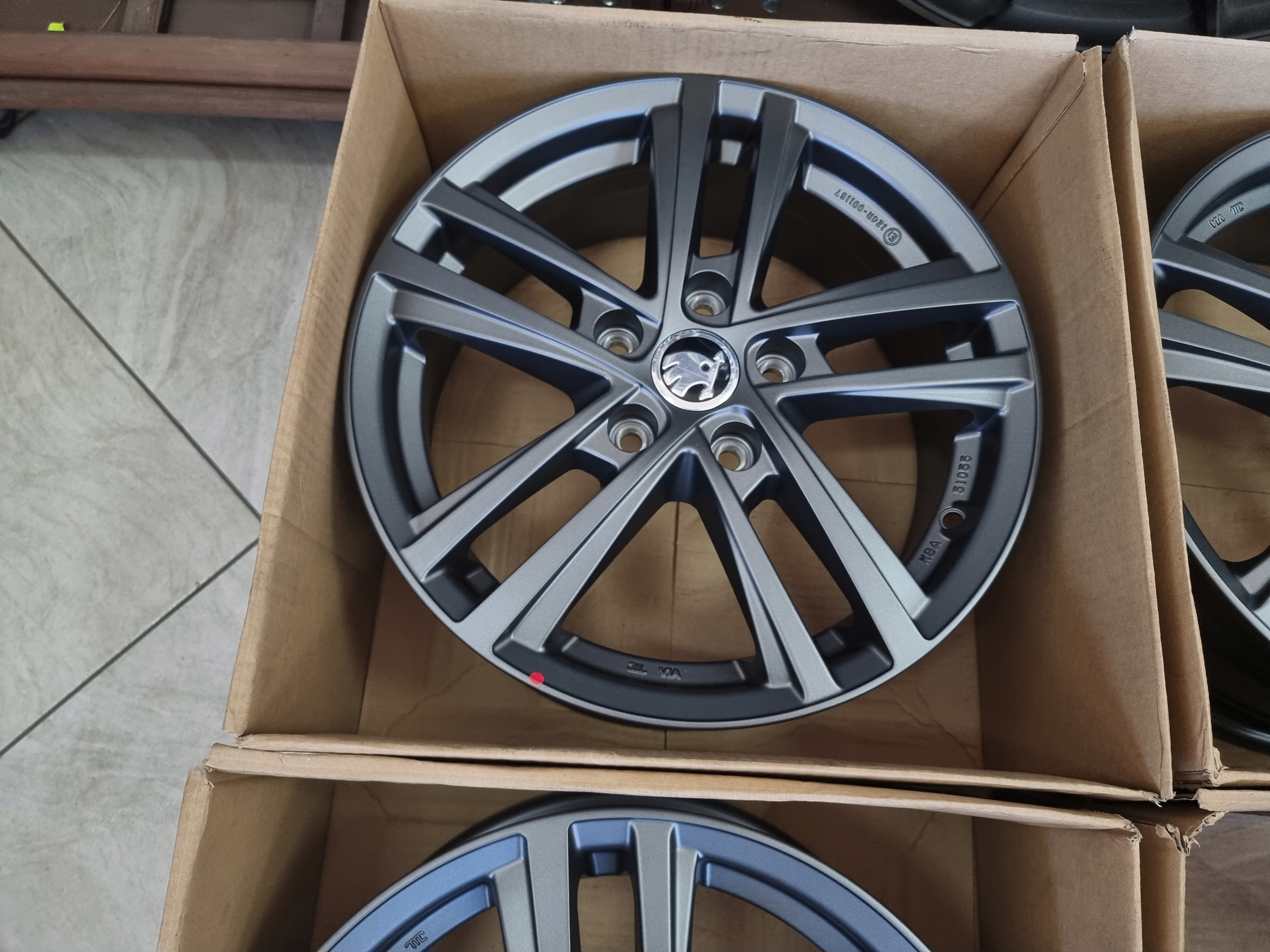 NOWE FELGI ALUMINIOWE Seat Leon Ateca VW T-Roc Skoda Karoq Octavia 16 CALI Otwór centralny 57,1 60,1 65,1