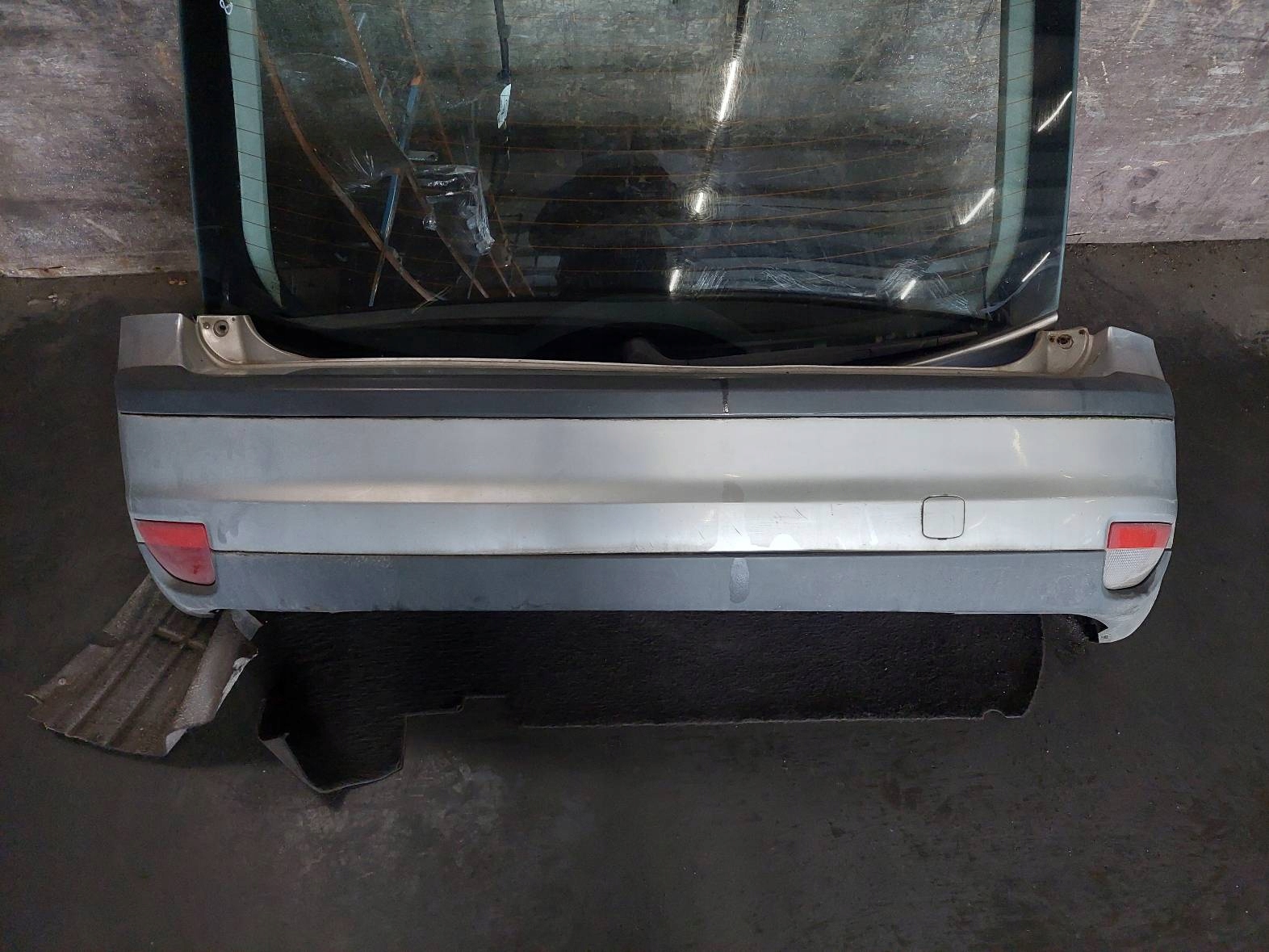 complete rear part FORD FOCUS MK2 03 HB 5D trunk door bumper lights