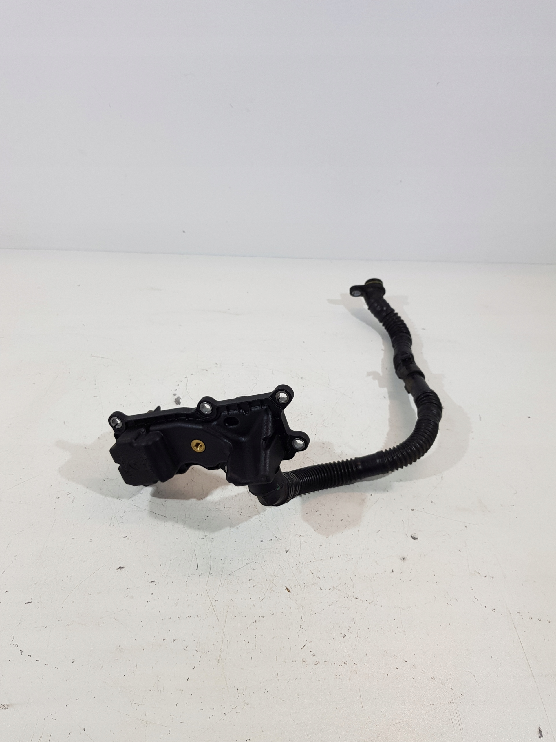 Вакуумный клапан MERCEDES W205 2.0 B A2740100401