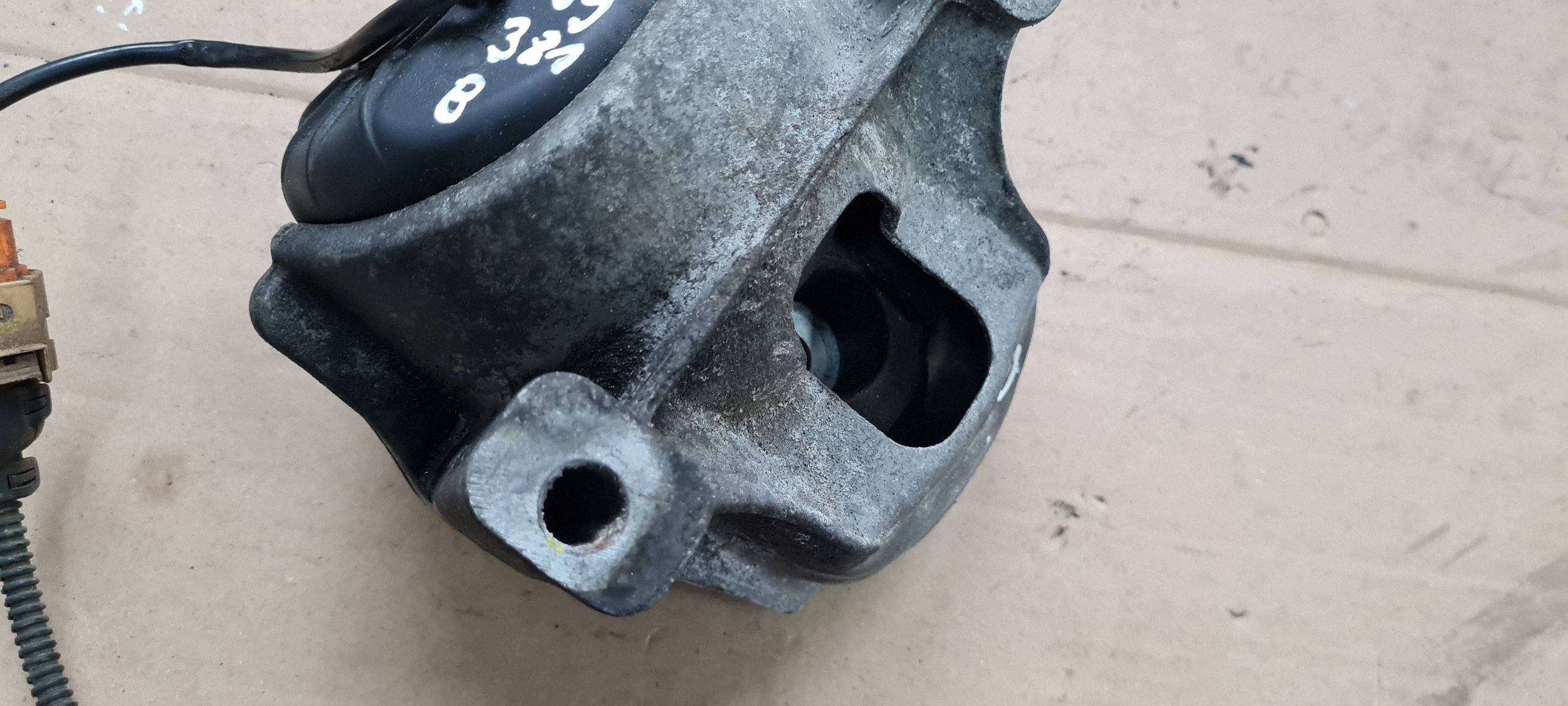 A6 C7 4G LIFT engine mount right 2.0 TDI 8R0199381B A4 B8 A5 Q5