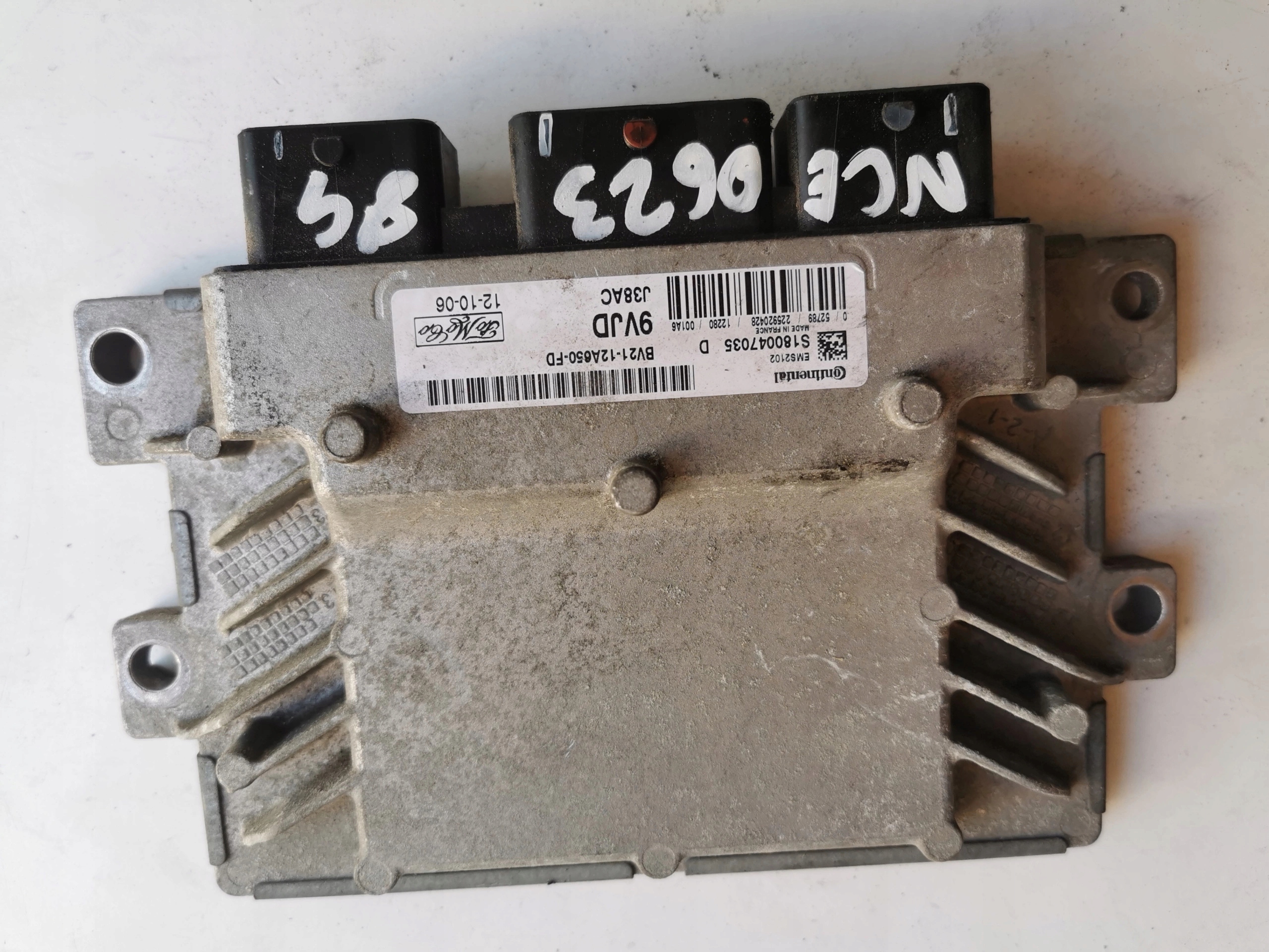 FORD FIESTA MK7 ECU BV21-12A650-FD S180047035 KOMP