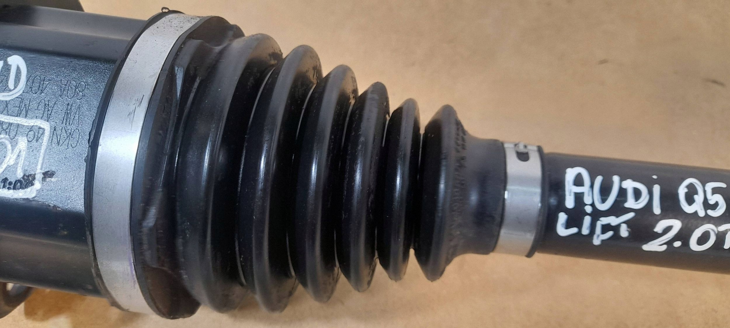 Audi Q5 SQ5 FY 2,0TFSI semi-axis front 80A407341B (P901)
