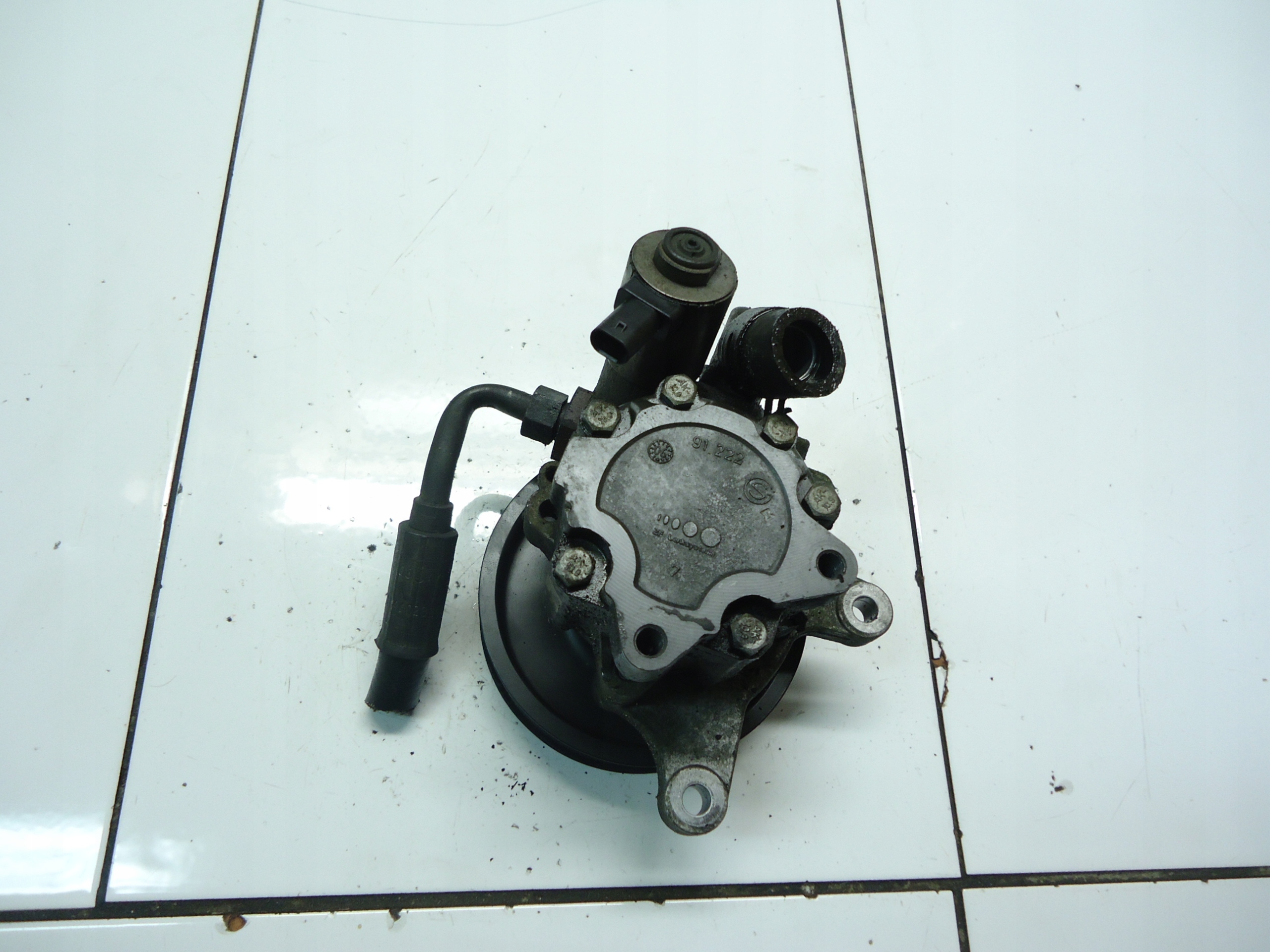 MERCEDES C W204 3.0CDI V6 servo pump A0044664201