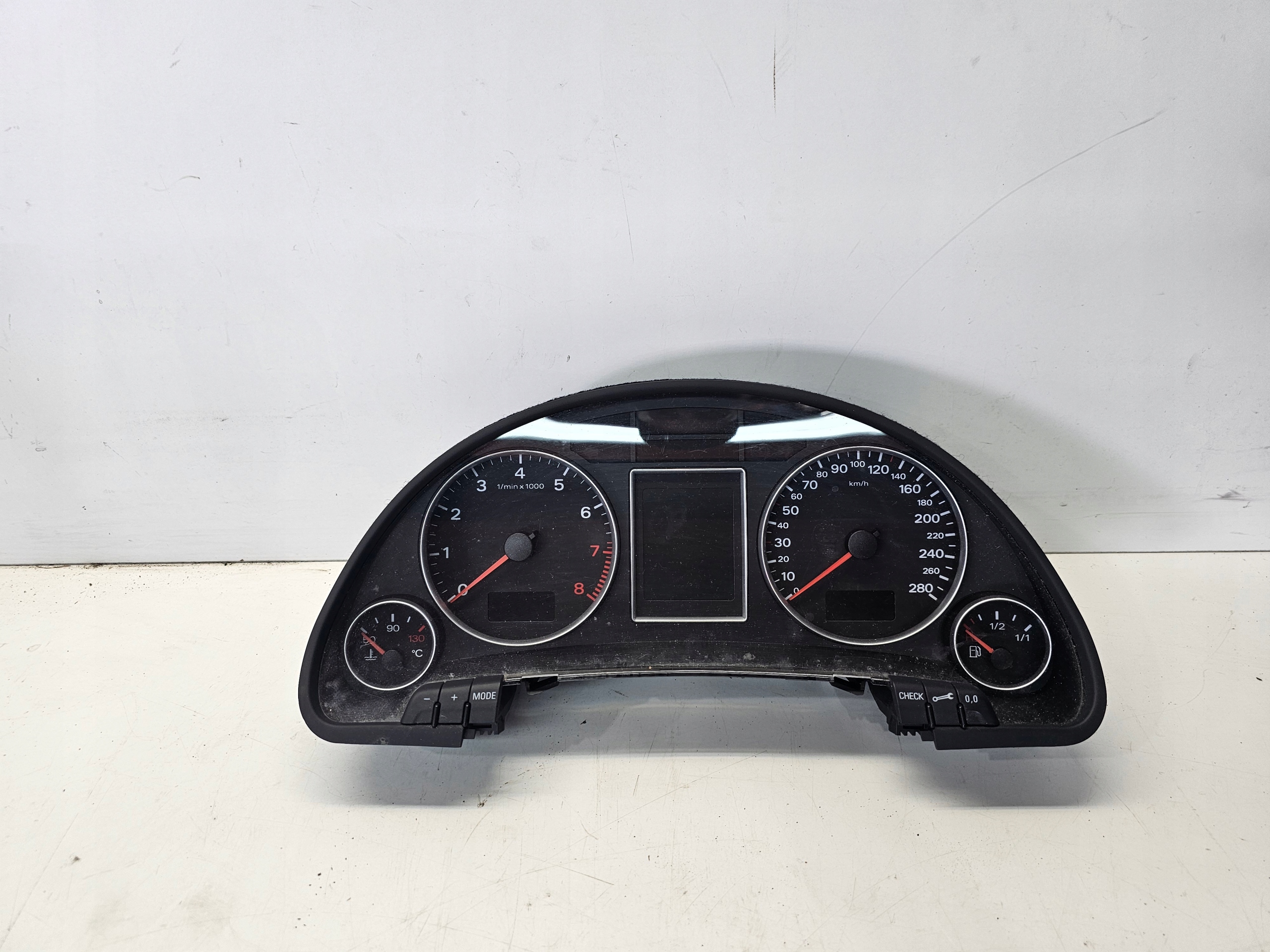 dials dials AUDI A4 B7 2.0 TFSI 8E0920933E EUROPA