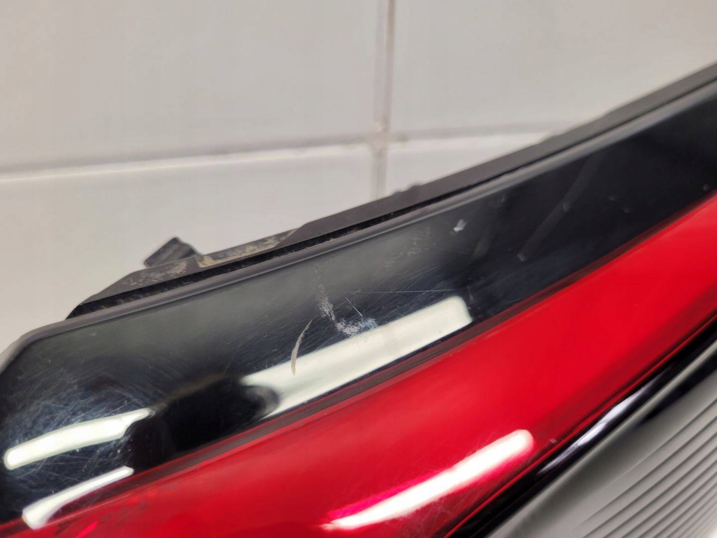 light rear right side Peugeot 3008 2 2019 9810477080