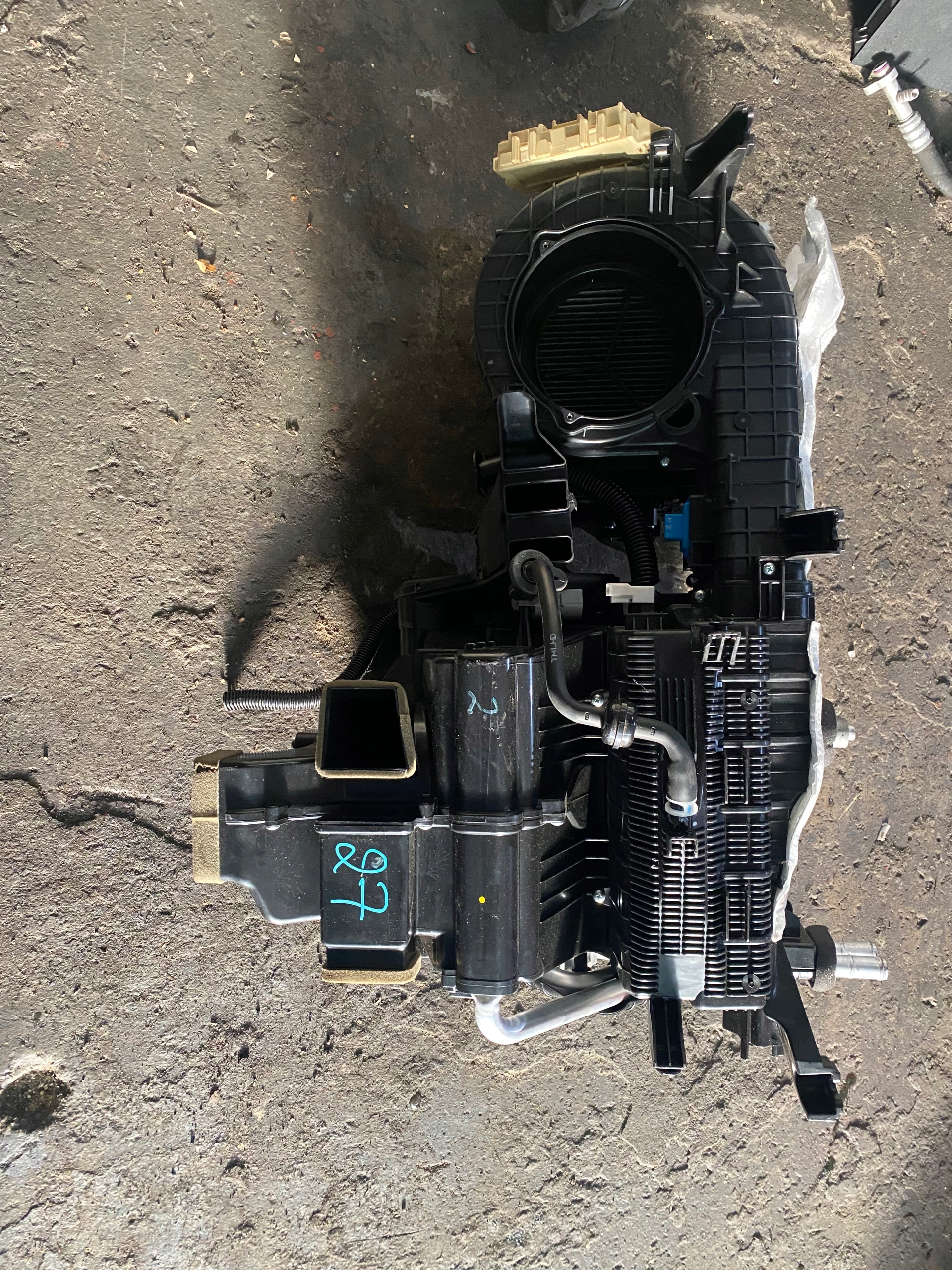 27 HYUNDAI SANTA FE IV ПЕРЕДНИЙ ОБОГРЕВАТЕЛЬ