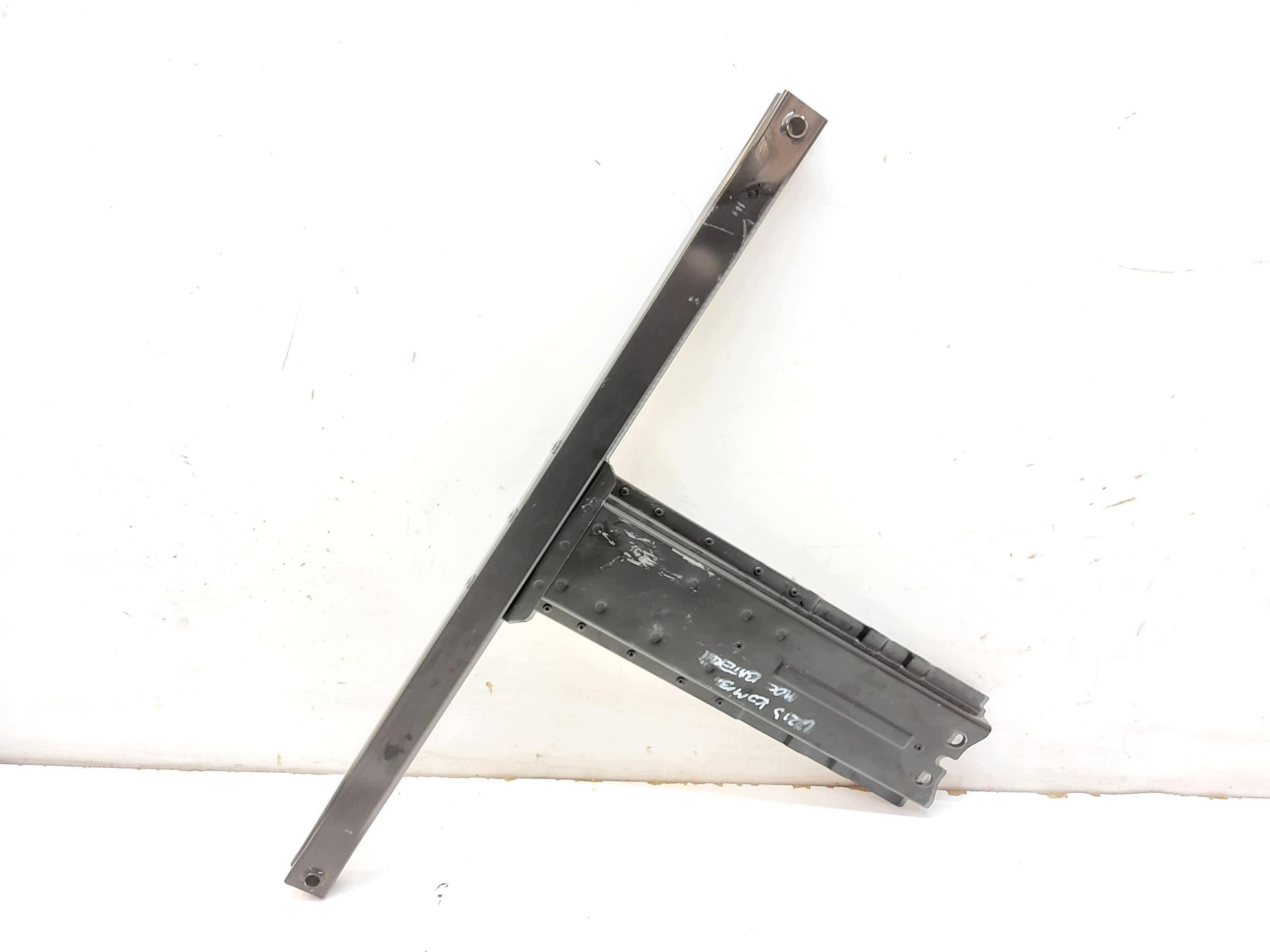 MERCEDES W213 E300de Kombi halter baterii A2136104200