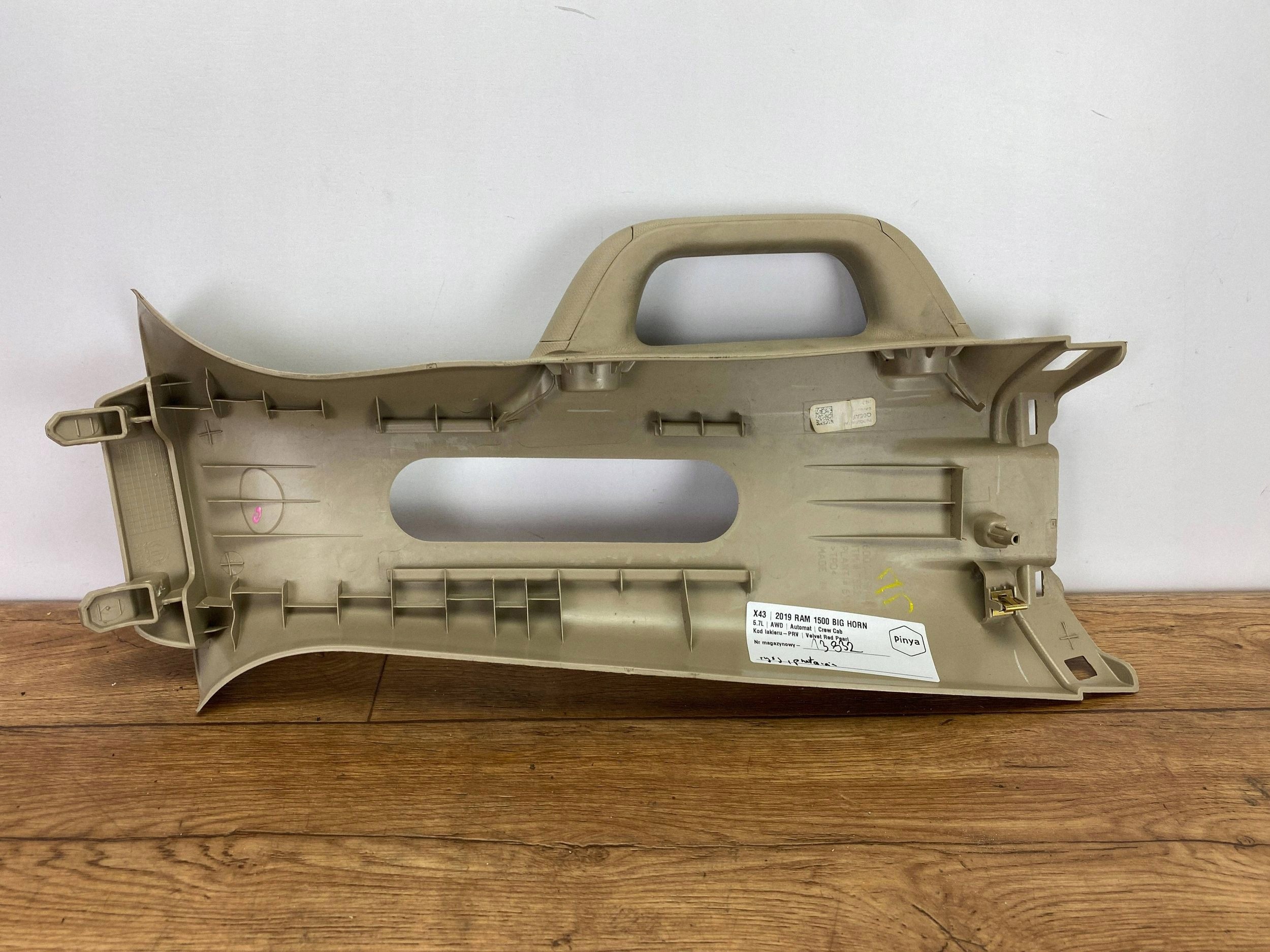 cover slupka B upper Ram 1500 DT 2019+
