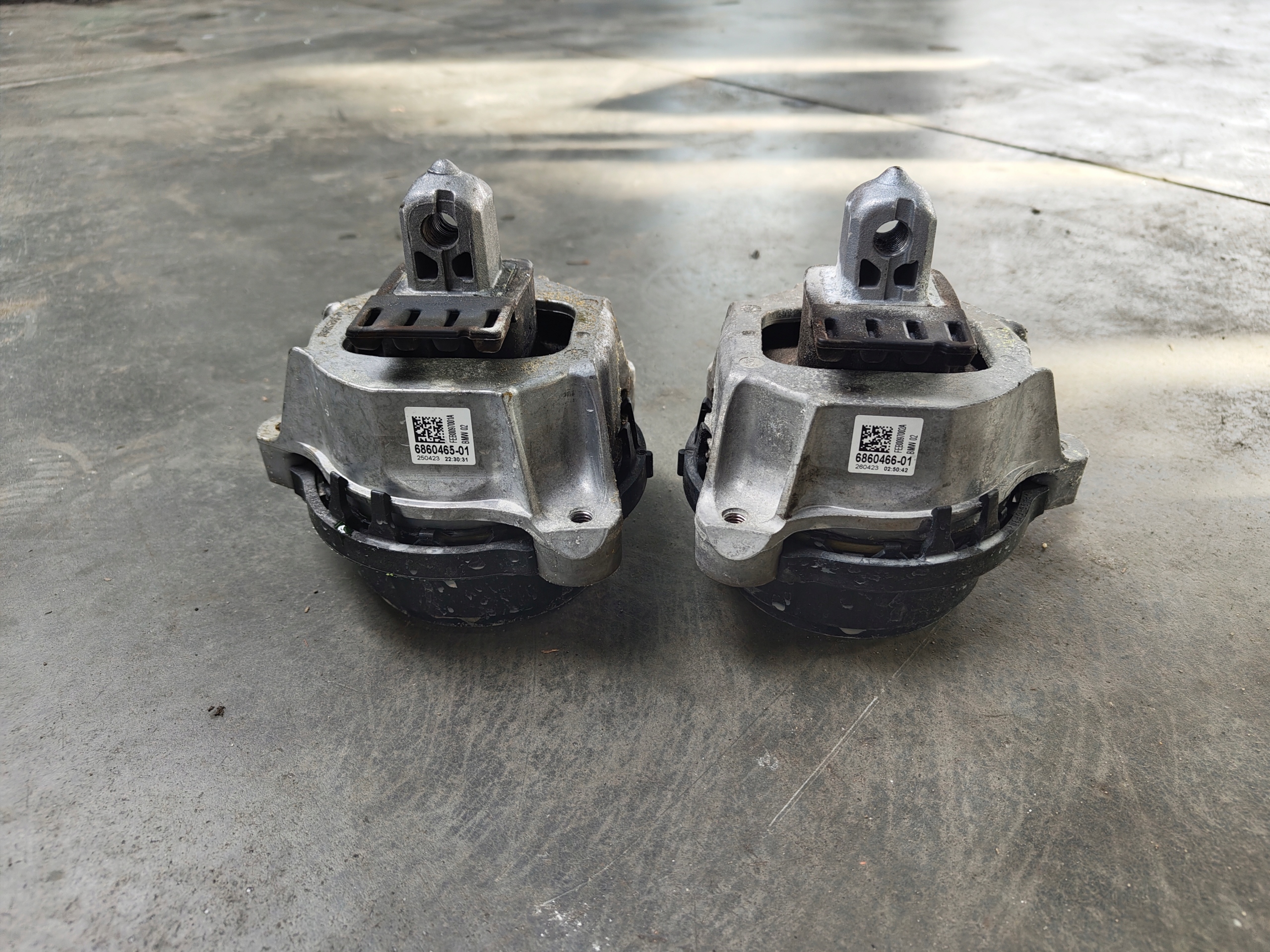 BMW Z4 G29 engine mount right left 6860465 6860466