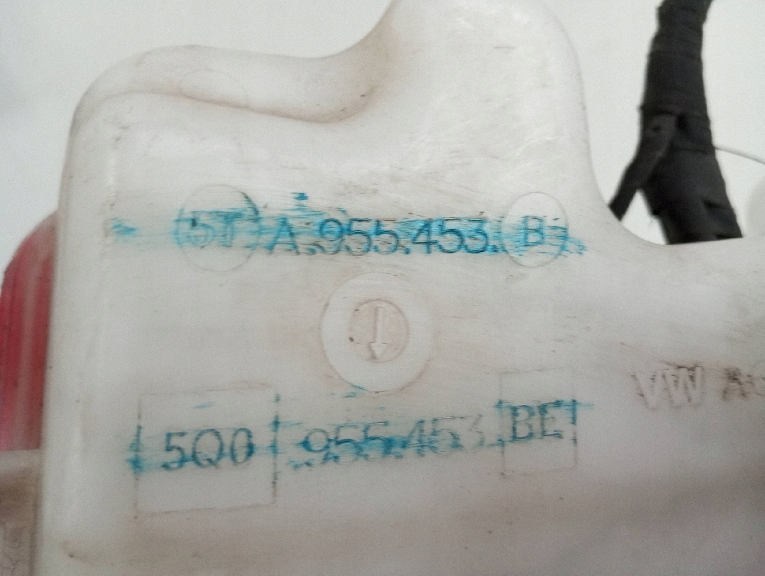 washer fluid tank SKODA KAROQ 5G0955453B
