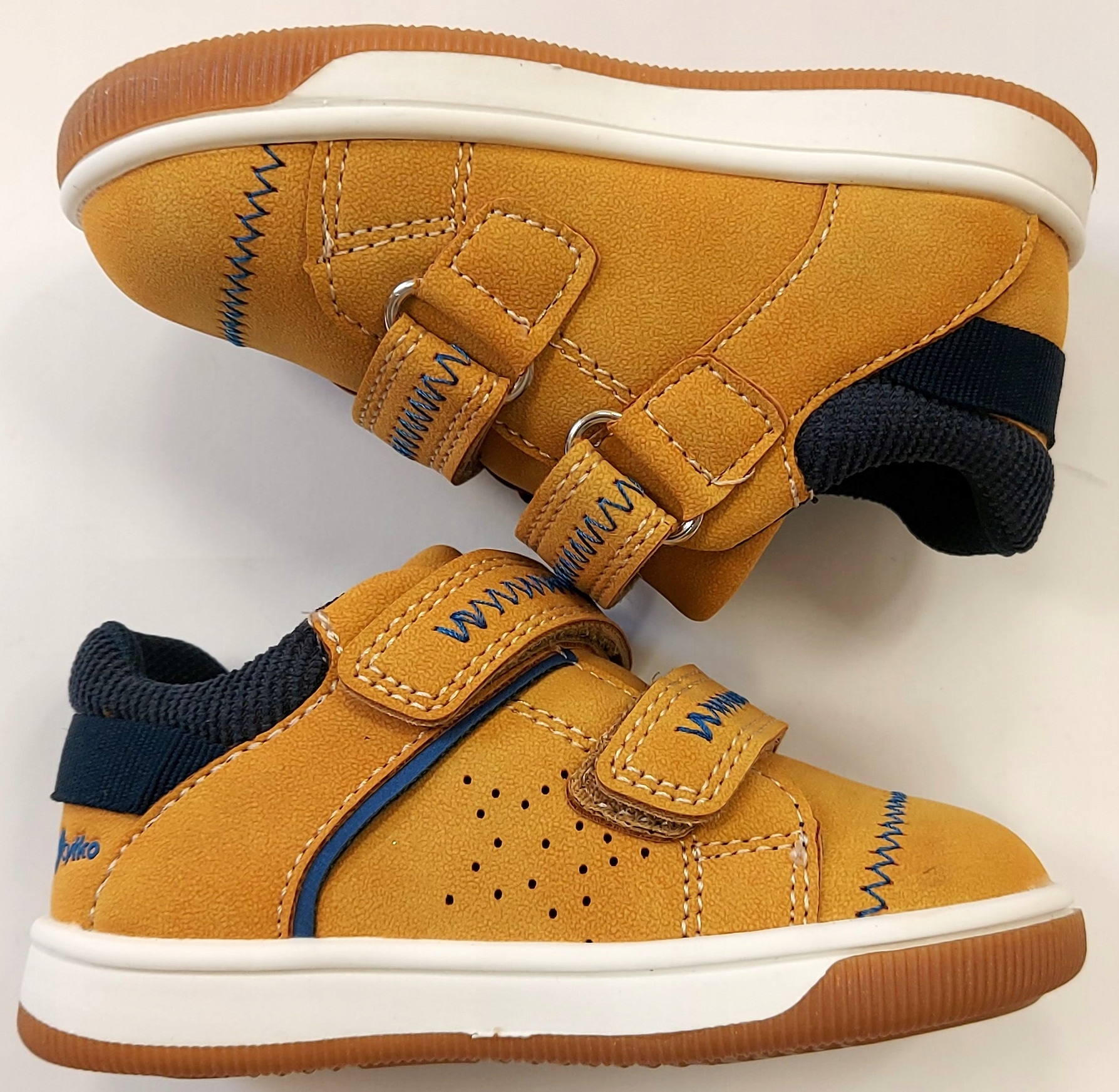 WOJTYŁKO PÓŁBUTY TRZEWIKI SPORTOWE CAMEL RZEPY R 28 W 17,50 CM Rozmiar (new) 28