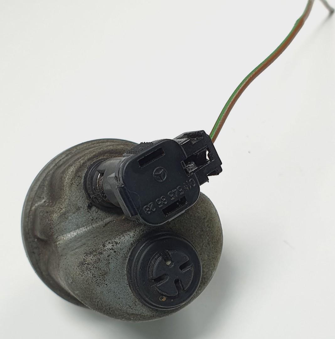 CZUJNIK CIŚNIENIA OLEJU MERCEDES W124 Producent części Mercedes-Benz OE