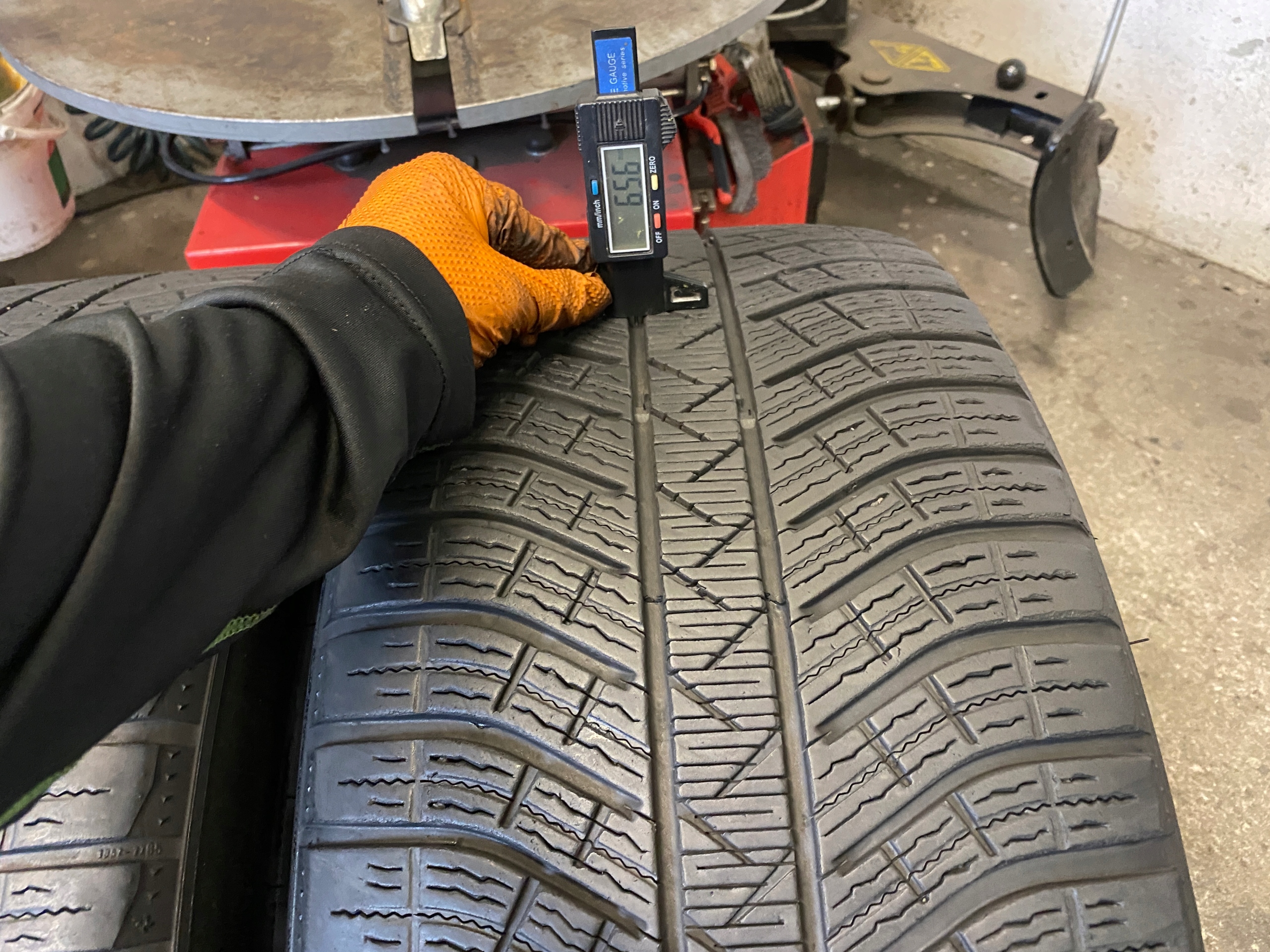 2 tyres winter 275/45R20 Michelin Pilot Alpin 5 SUV