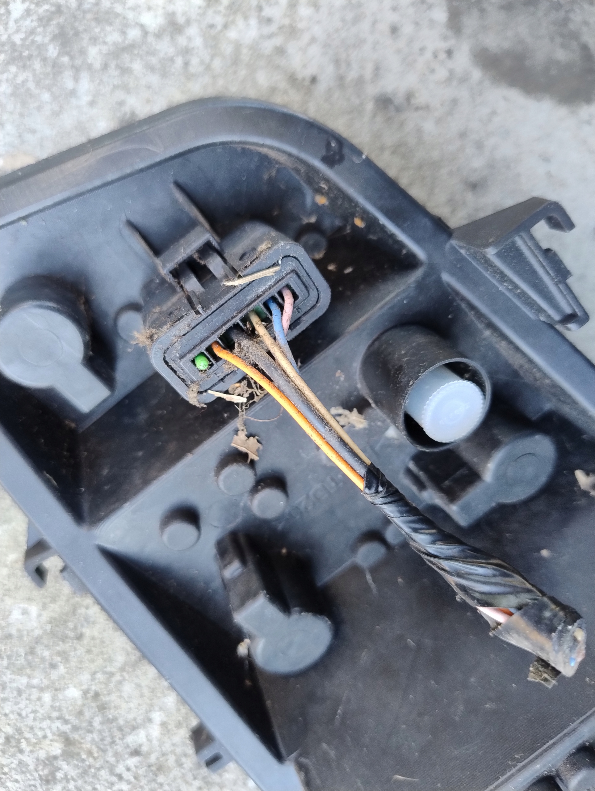 light housing rear part right Renault Clio III 89035086