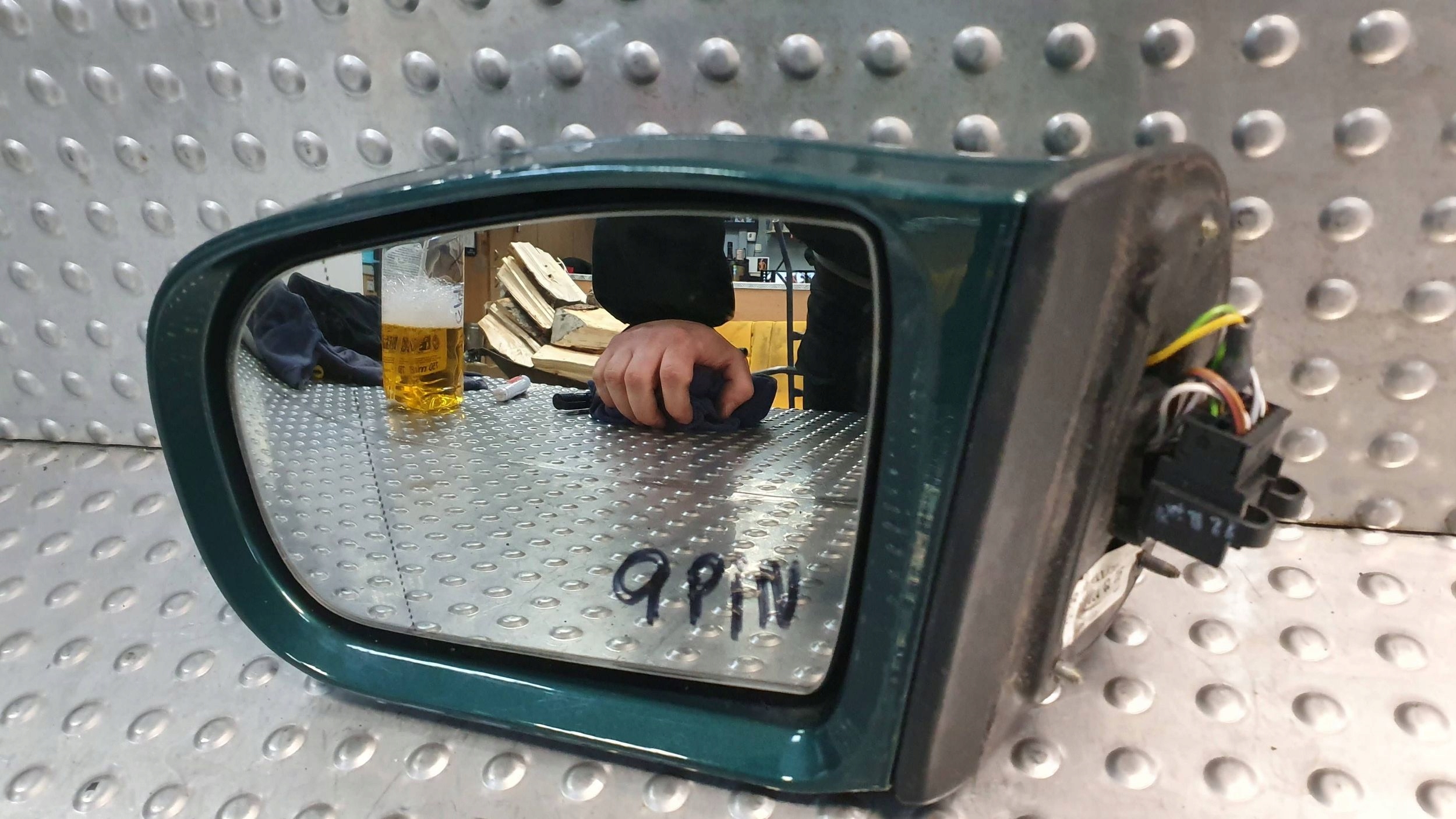 mirror left MERCEDES E-KLASA W210 9 PIN 2108108516 95