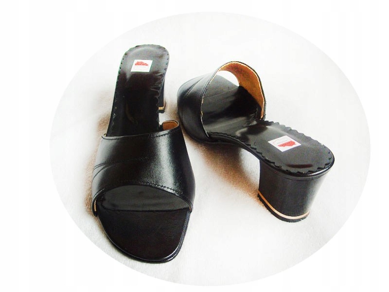 SKÓRZANE klapki DAMSKIE czarne OBCAS tegość H 39 Wzór dominujący bez wzoru