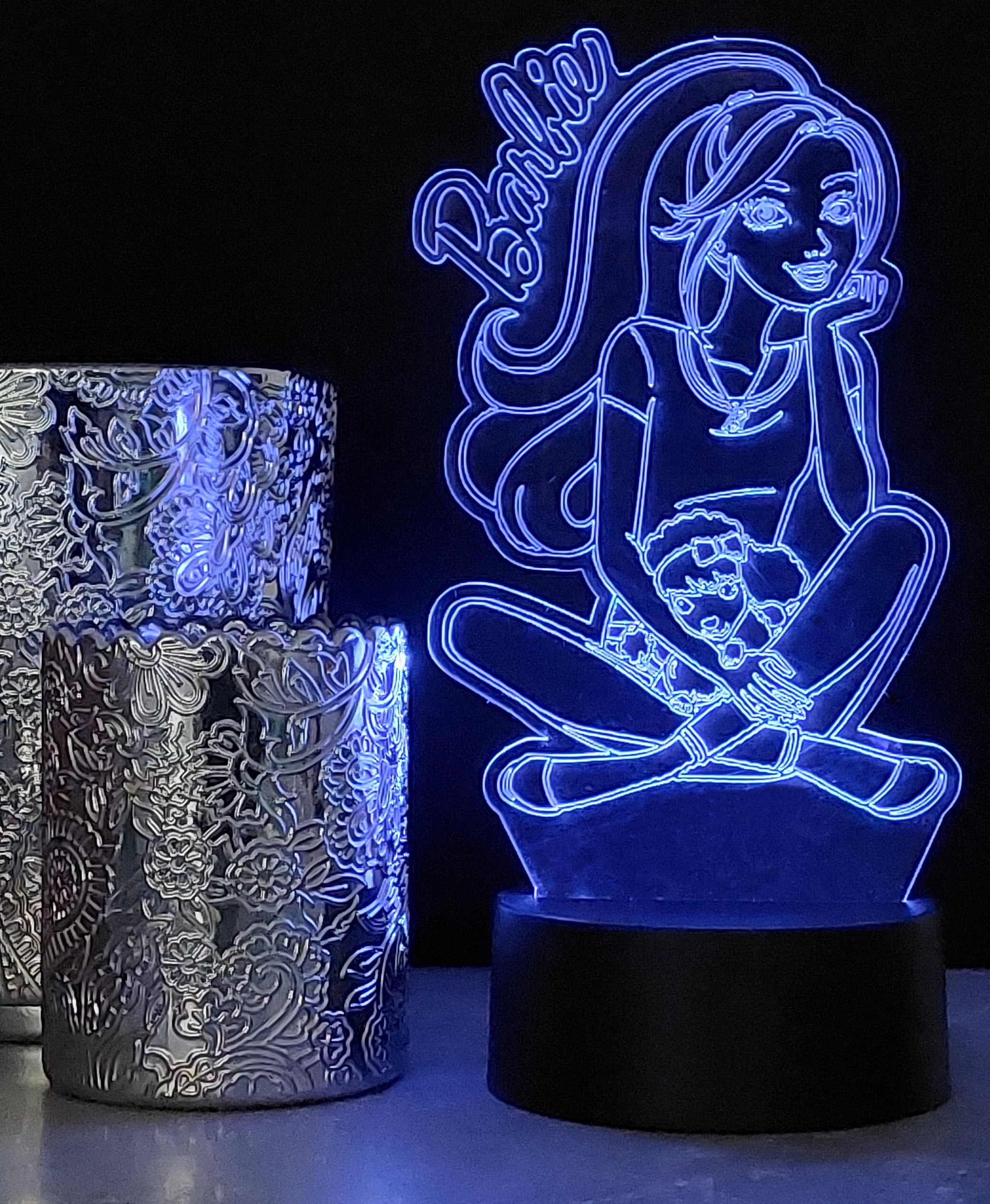 LAMPKA NOCNA BARBIE 3D LED RGB PILOT NA PREZENT Kolekcja LEDROOM