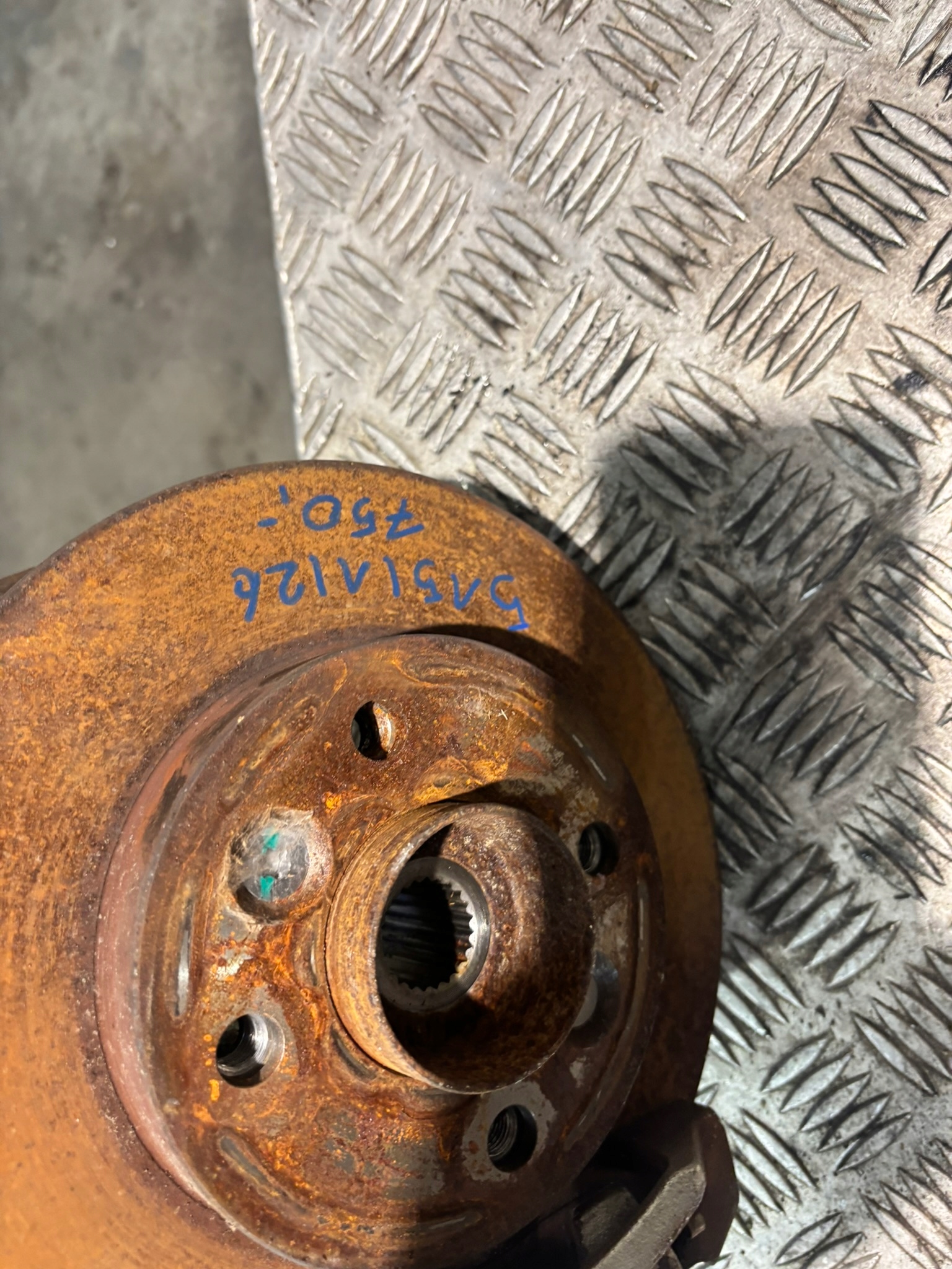 Dacia SPRING РЕСТАЙЛИНГ поворотный кулак, цапфа передняя левая