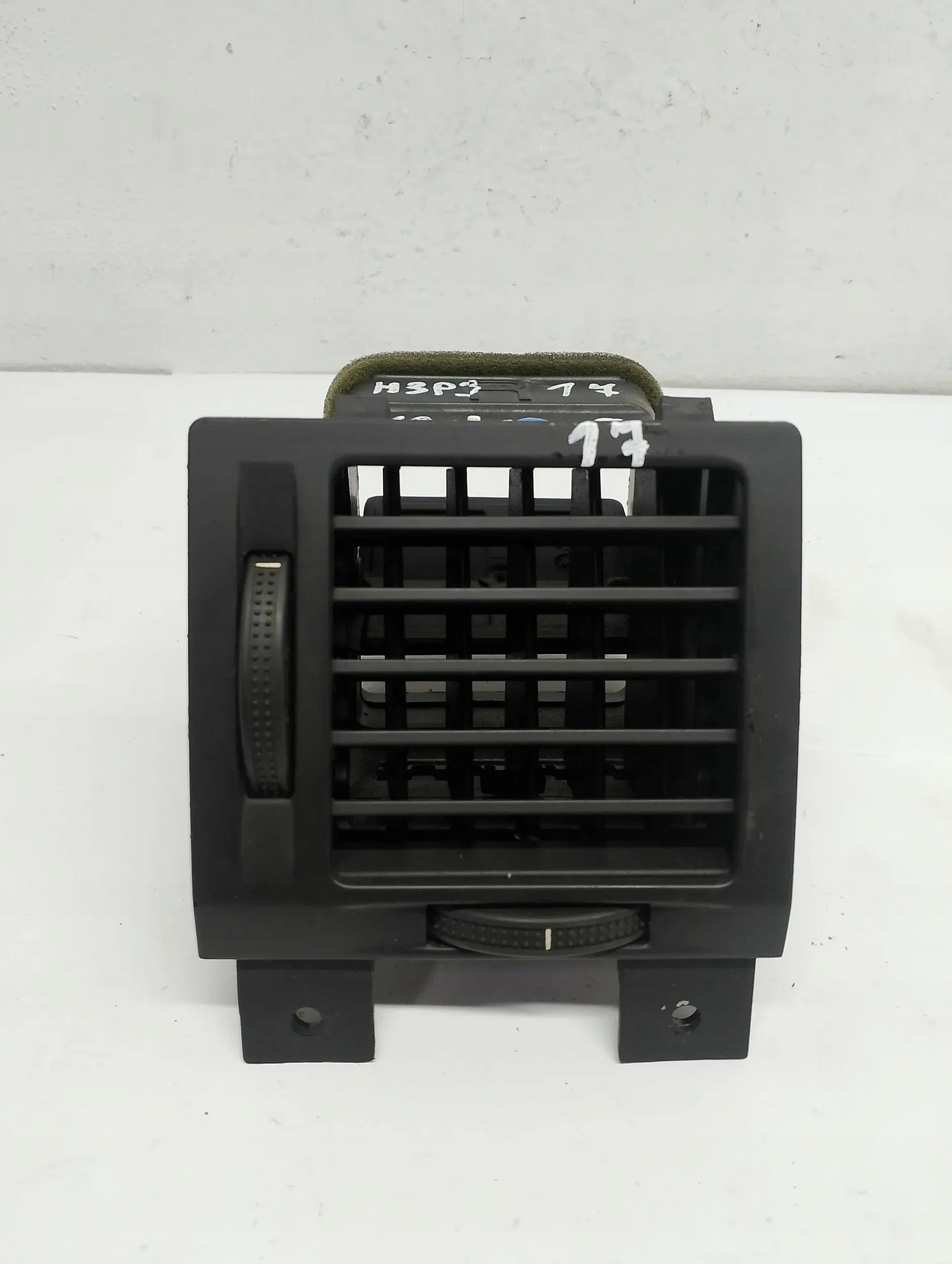 grid air conditioning devices left front OPEL VECTRA C 230635620