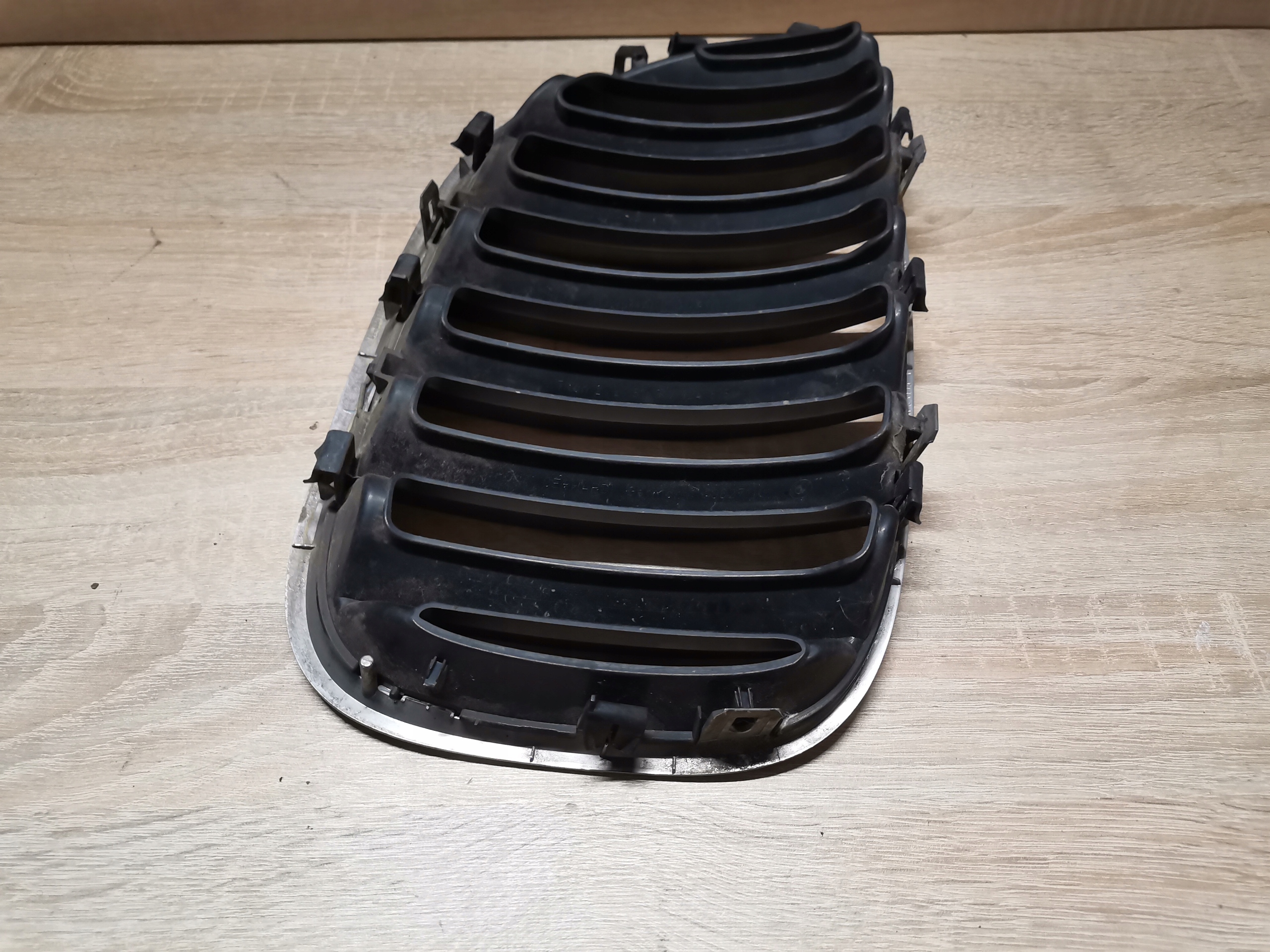 hip pack hűtőrács maszk bal BMW X5 E53 LIFT 7124815