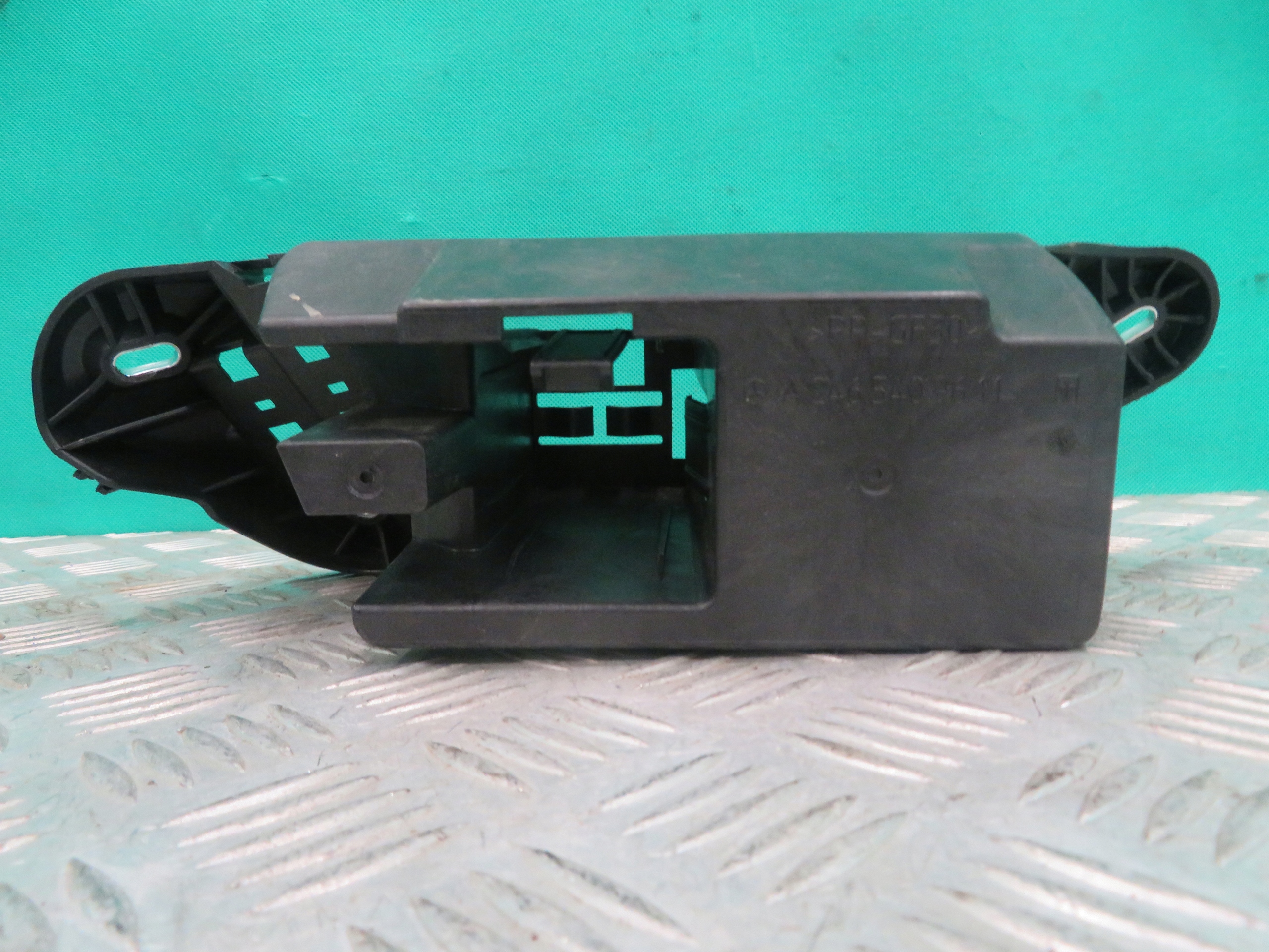 Halter AKUMULATORA MERCEDES W176 AMG 18R