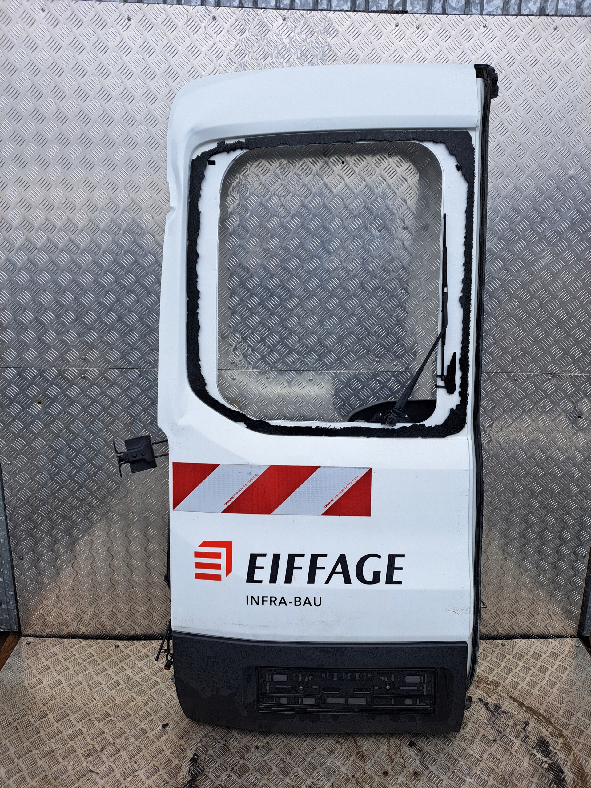 FORD TRANSIT MK8 LIFT 2022 R DRZWI LEWE TYŁ Producent części Ford OE