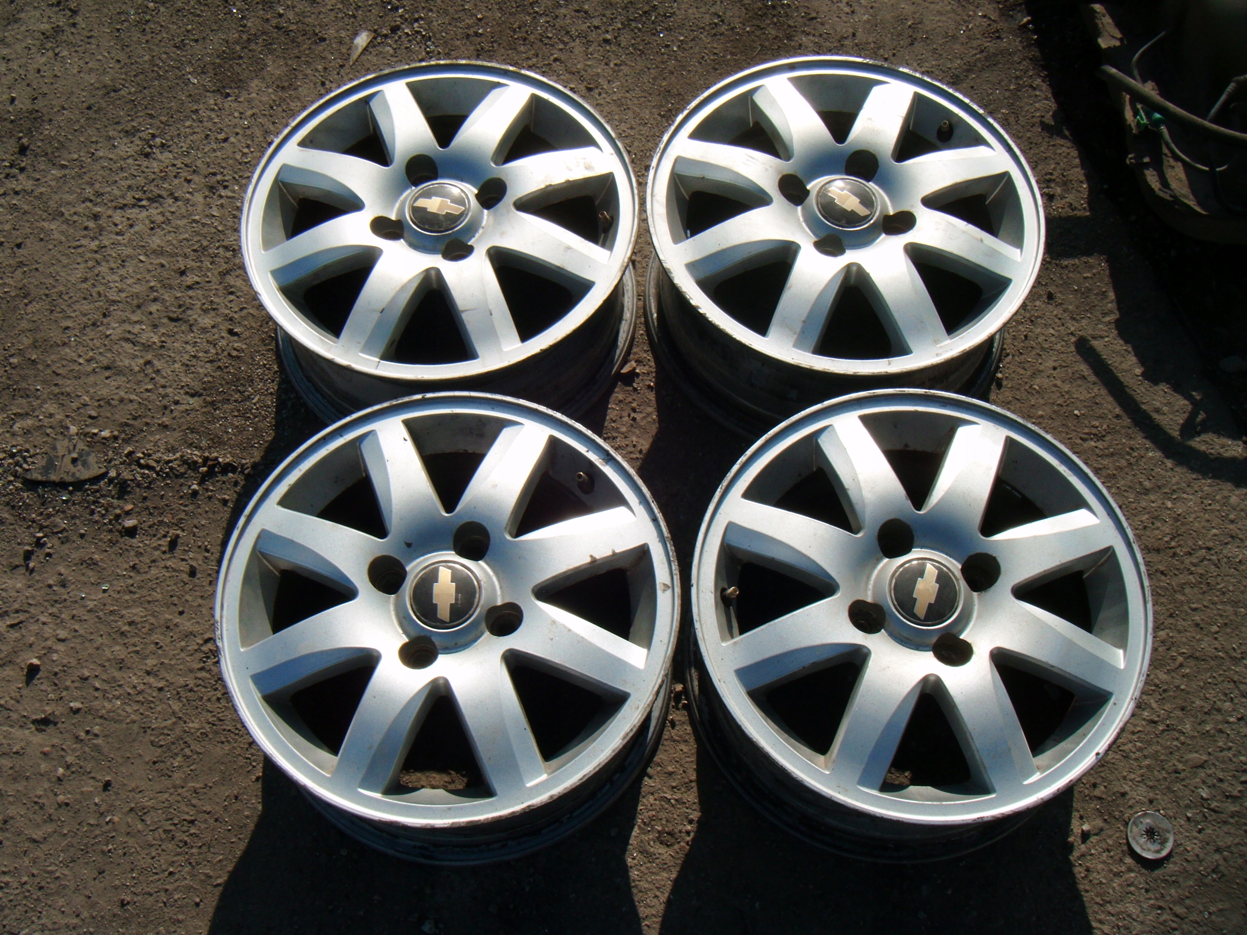 CHEVROLET REZZO TACUMA LACETTI FELGI ALUMINIOWE 6Jx15 4x114,3 ET44