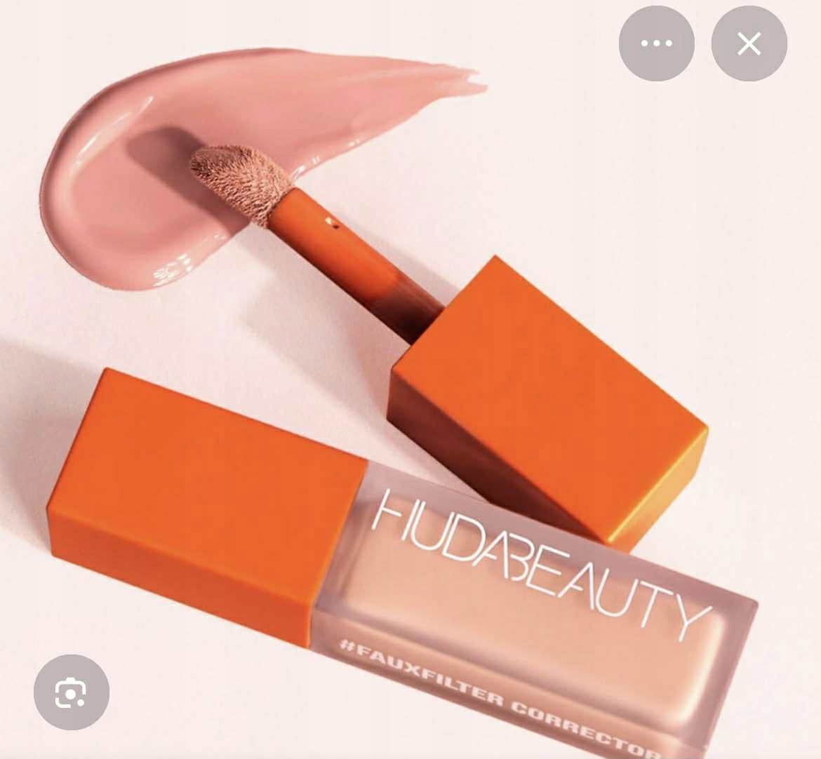 Korektor z aplikatorem kryjący, wygładzający Huda Beauty odc. Peach Light