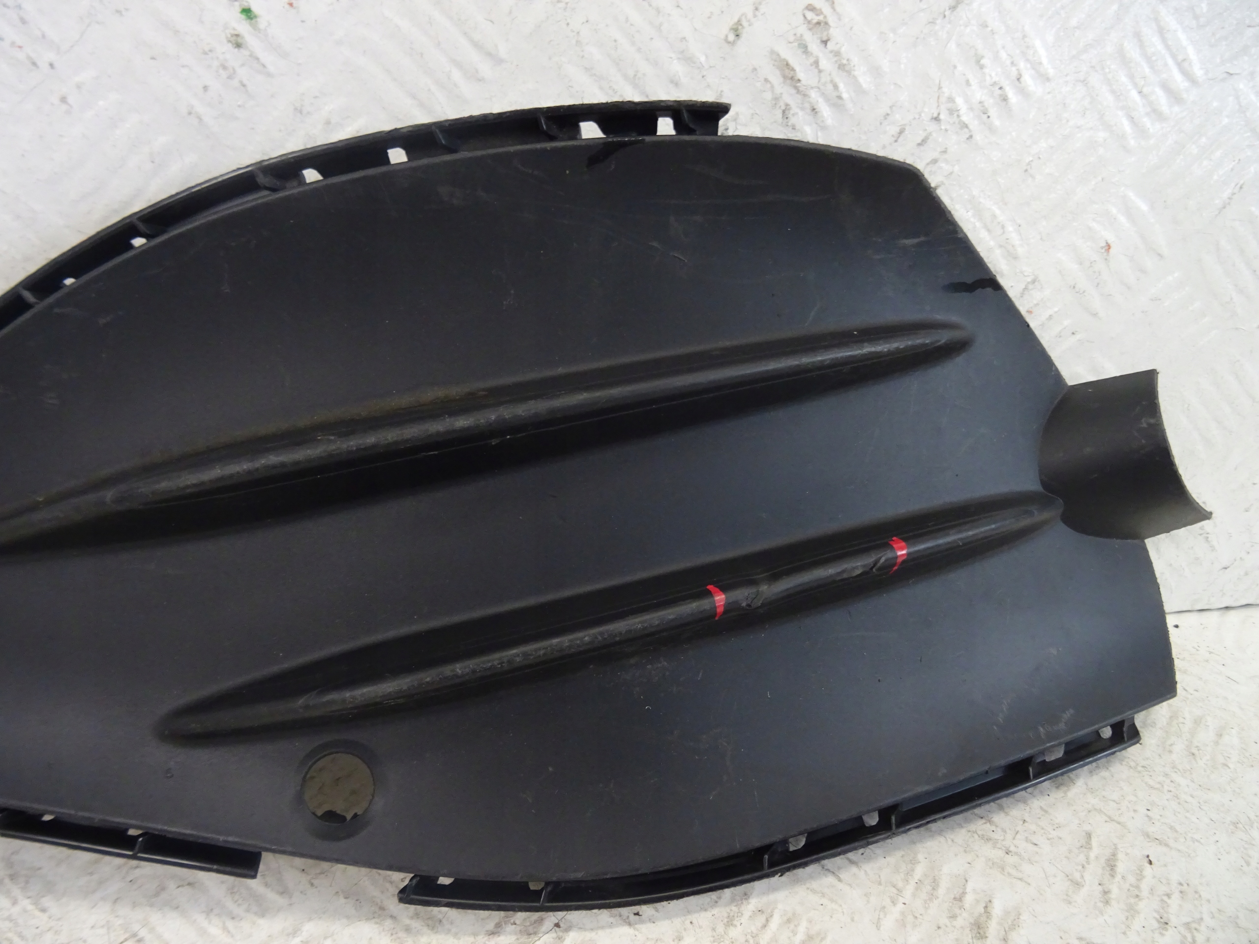 grid of a bumper front front left MERCEDES EQA EQB X243 A2438859103