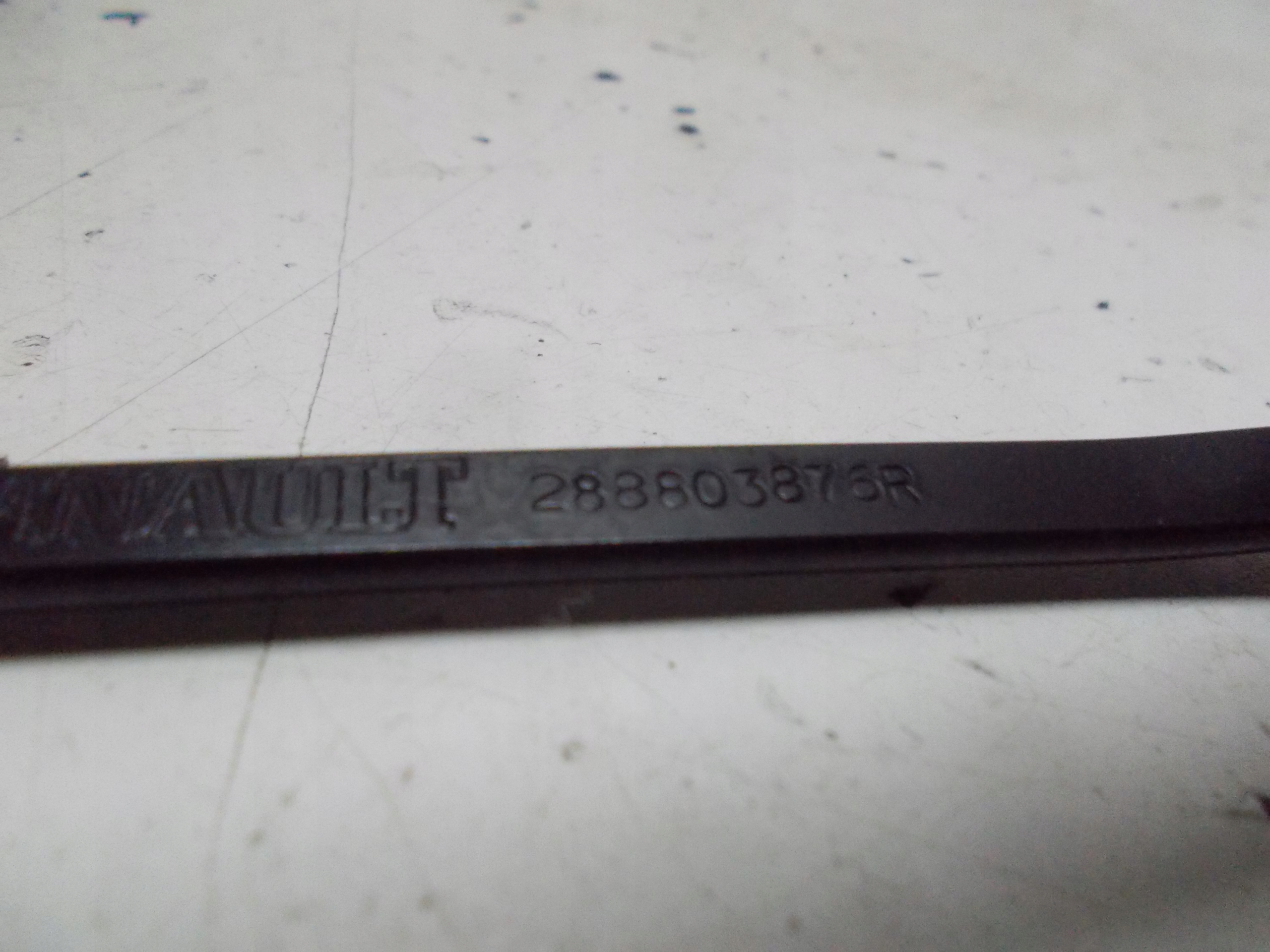 DACIA LOGAN 13R 1.4 TCE wiper arm left front 288803876R