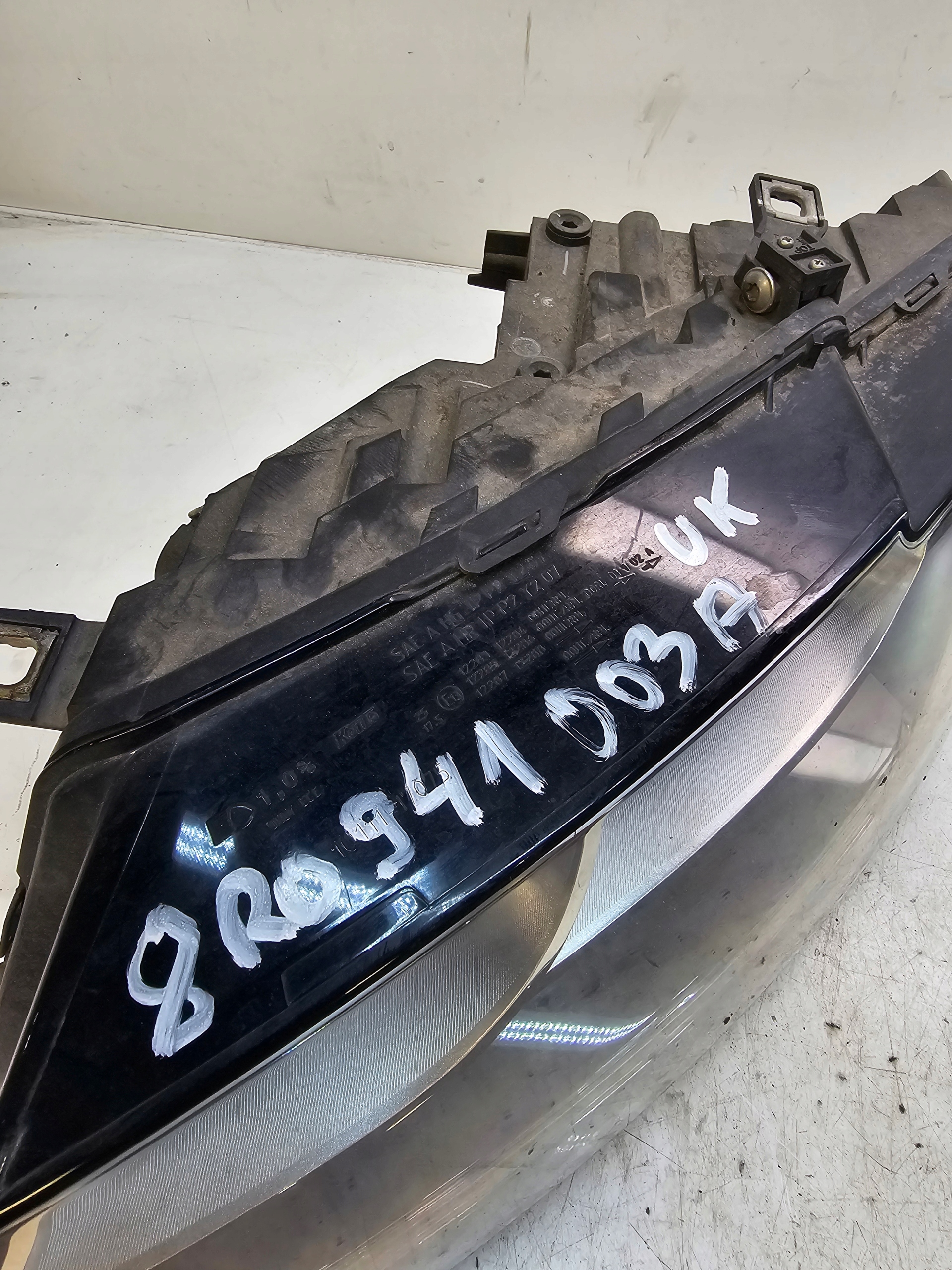 REFLEKTOR levý předek AUDI Q5 8R 8R0941003A UK