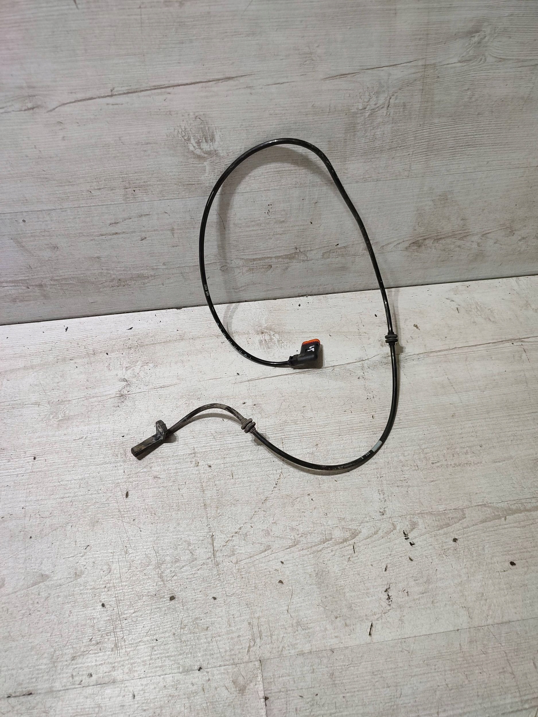 Mercedes-Benz GLK (X204) 2013 rear part left sensor predkosci obrotowej wheels ABS