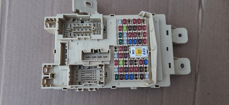 SKRZYNKA BSI HYUNDAI IONIQ 91950-G2511 Typ samochodu 4x4/SUV Samochody osobowe