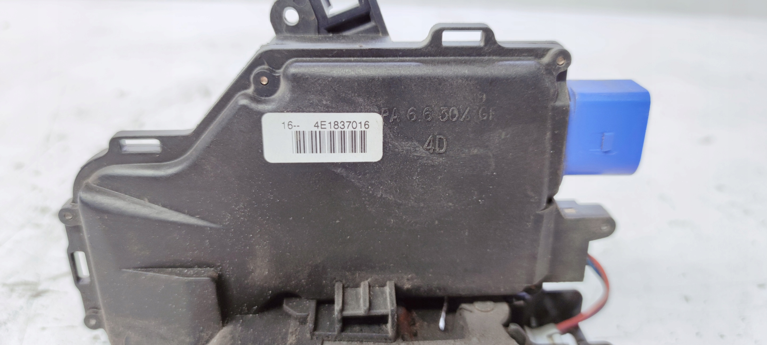 lock door right front AUDI A3 A8 4E1837016