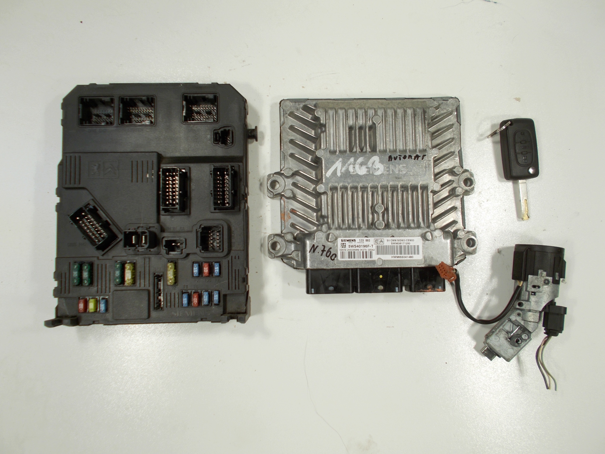 computer running board IMMO key PEUGEOT 407 HDI 5WS40196F-T 9656171280