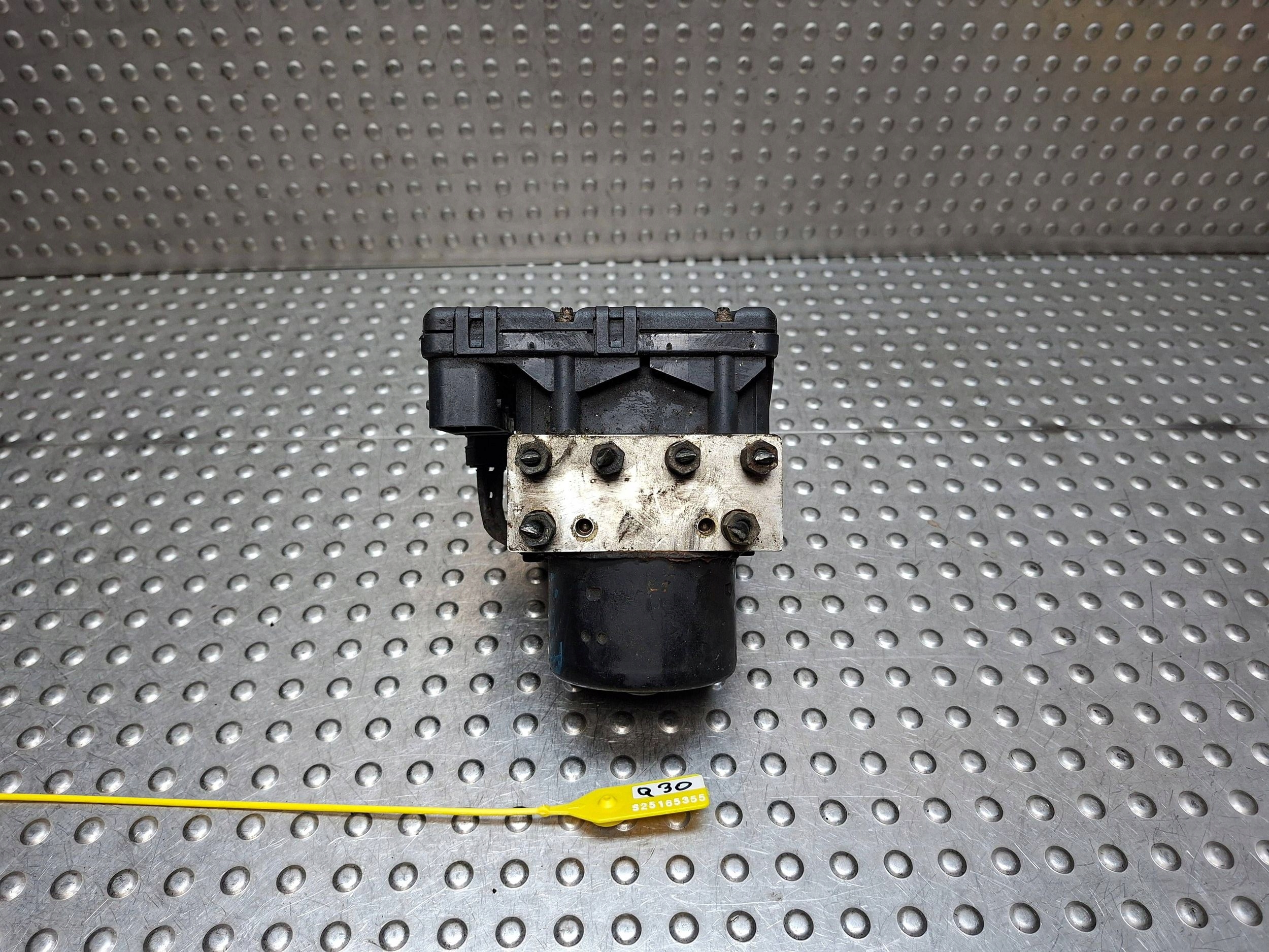 pump control unit ABS CHRYSLER PT CRUISER 00- 2.4i 05273195AA P05273192AA