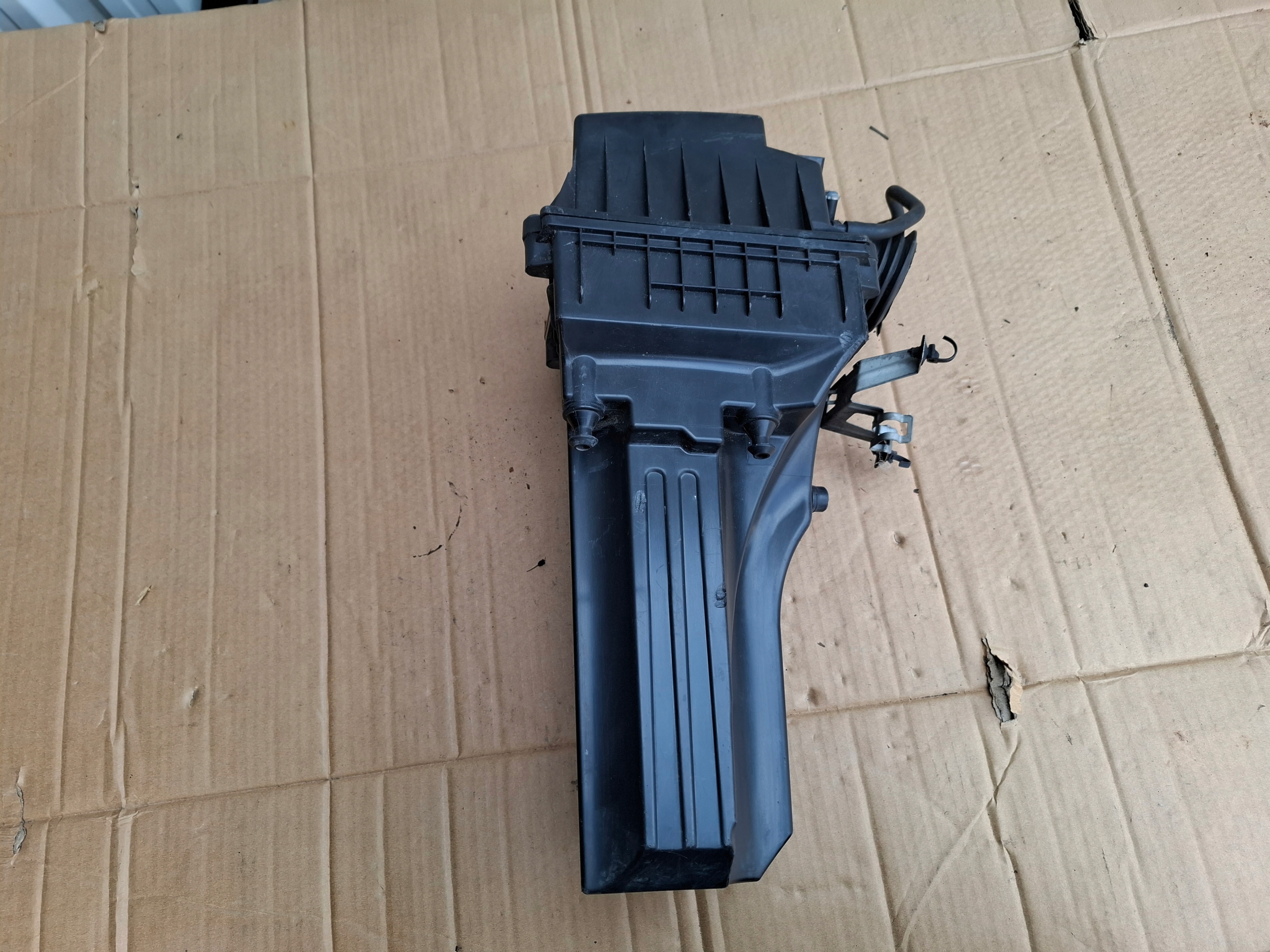 Gehäuse filter luft FORD FIESTA MK7 AV21-9600-AA 1.4 TDCI