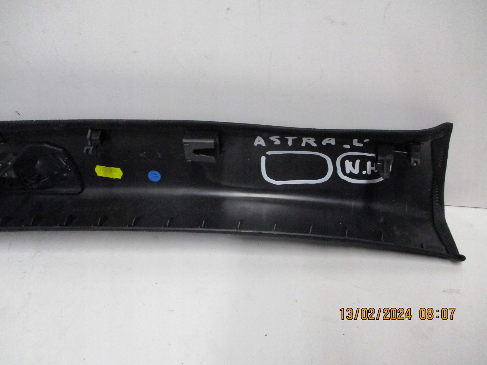 cover for pillar Citroen DS7 9832170880