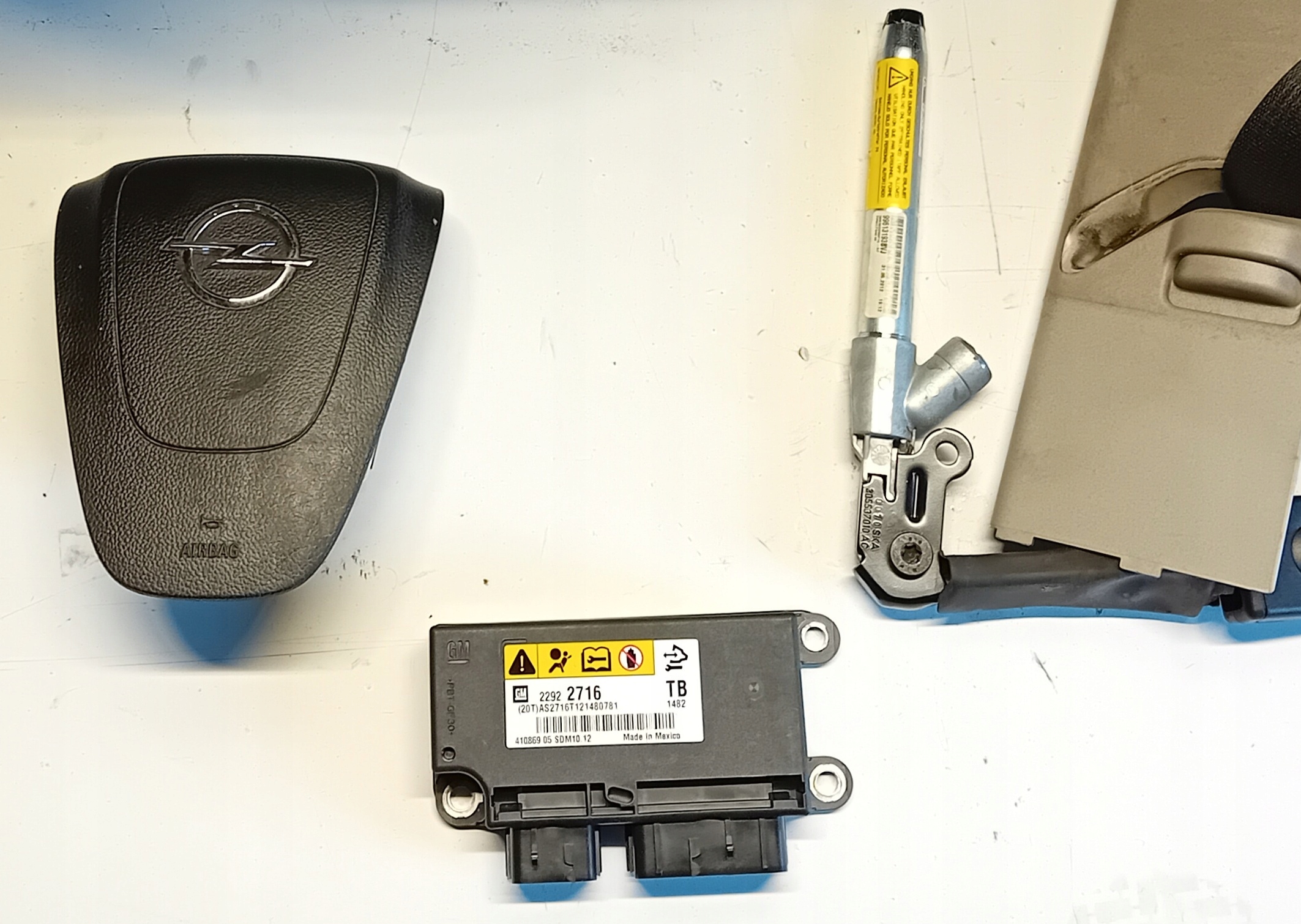 console dashboard instrument panel OPEL INSIGNIA A