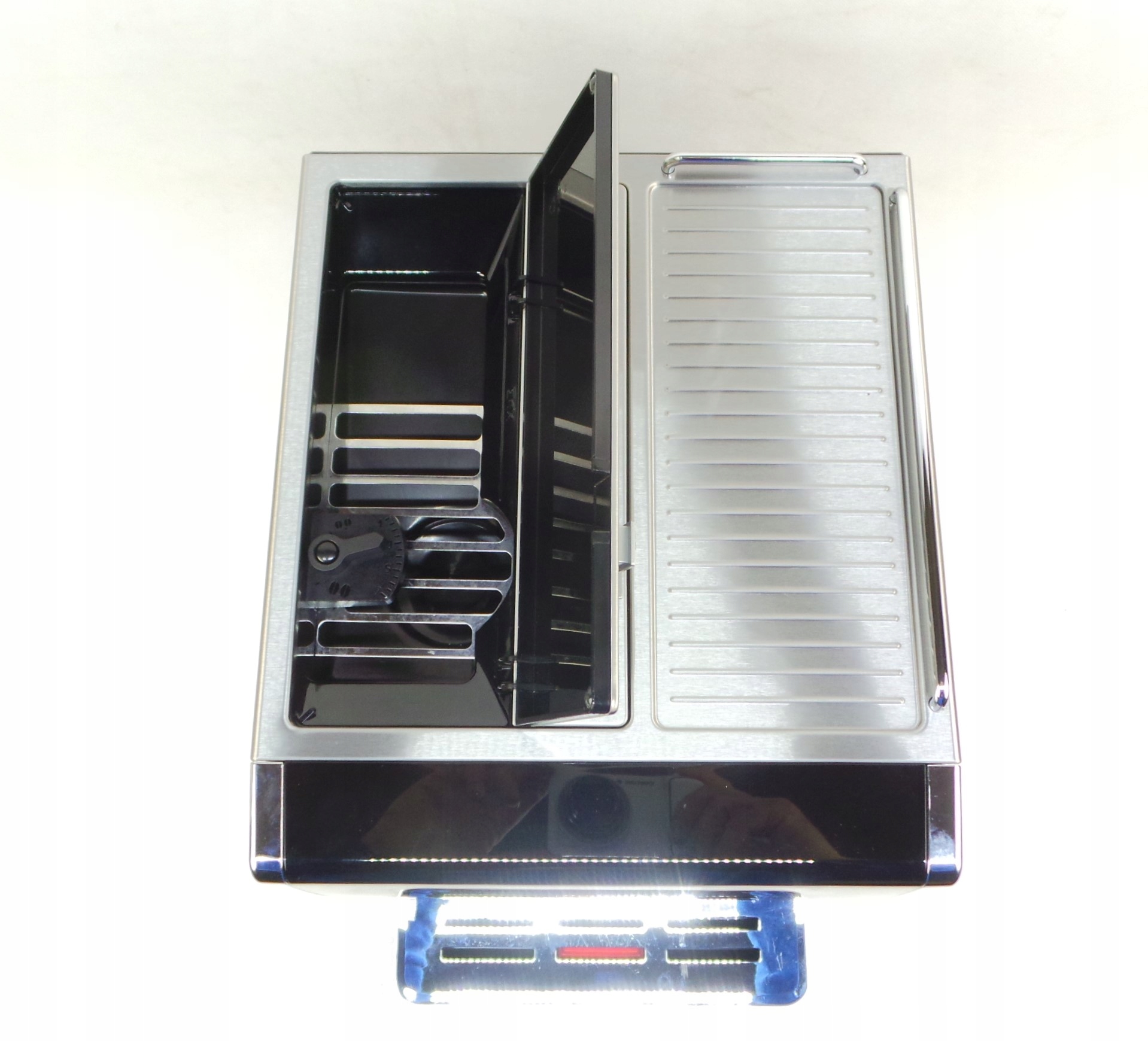 Automatyczny ekspres ciśnieniowy De'Longhi ESAM 6900 1350 W srebrny/szary Rodzaj ekspresu automatyczny